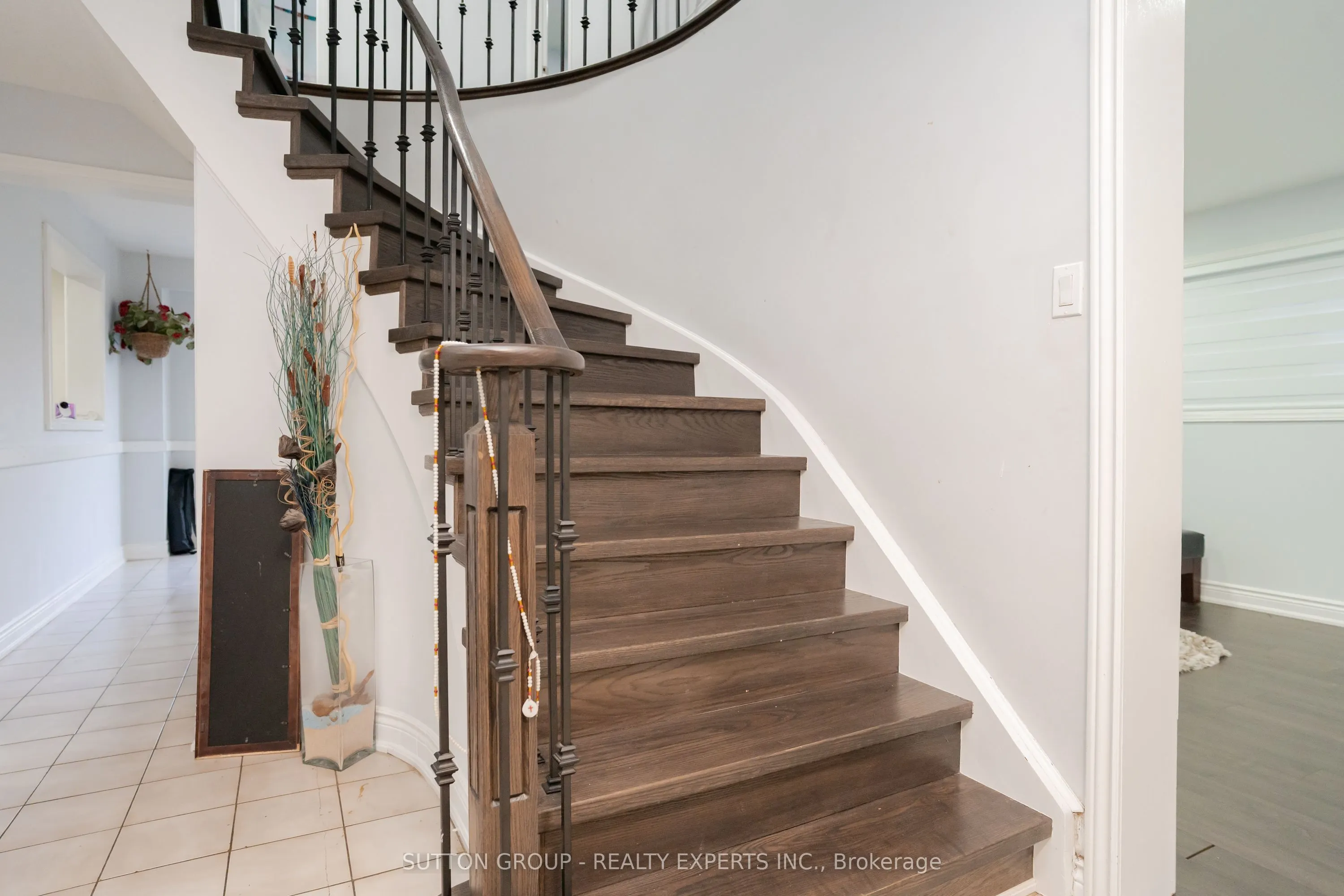 463 Rutherford Road N