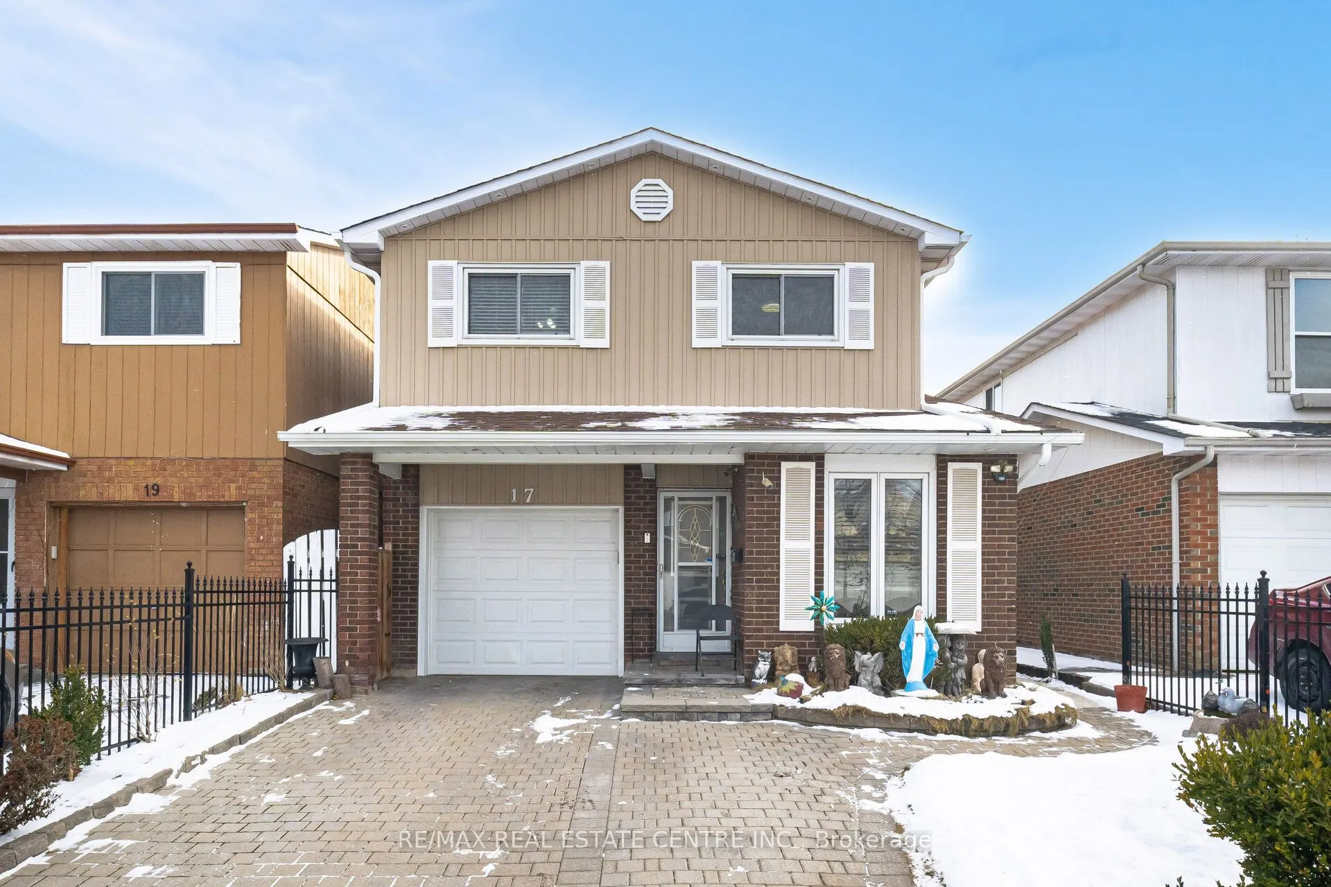 17 Ashurst Crescent