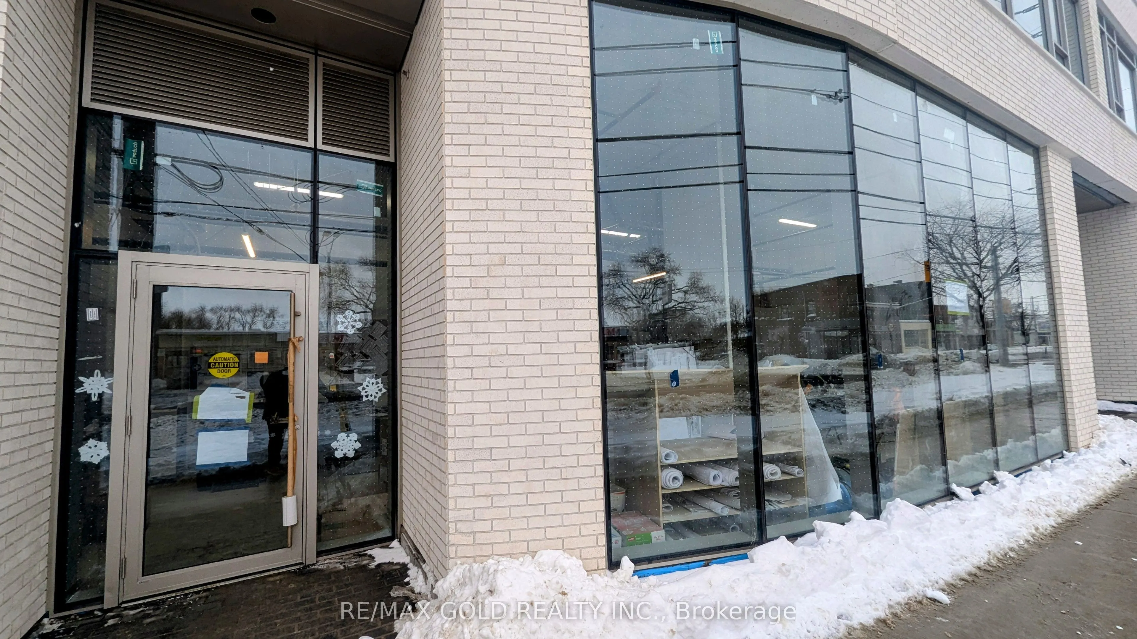 689 The Queensway E, #2