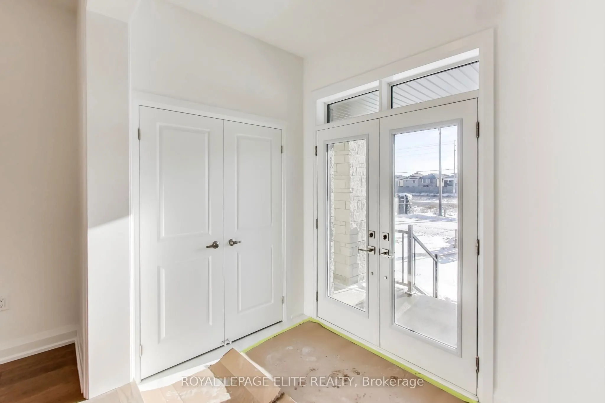 10 STRATFORD Drive S