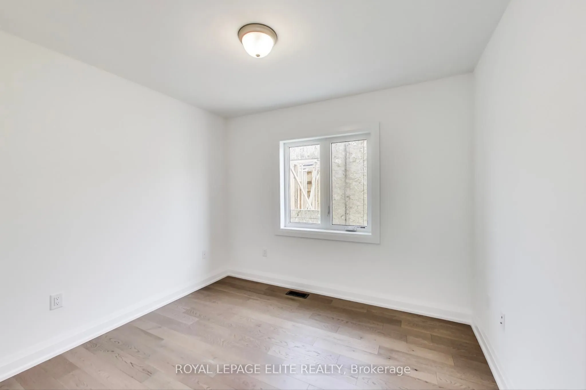 10 STRATFORD Drive S