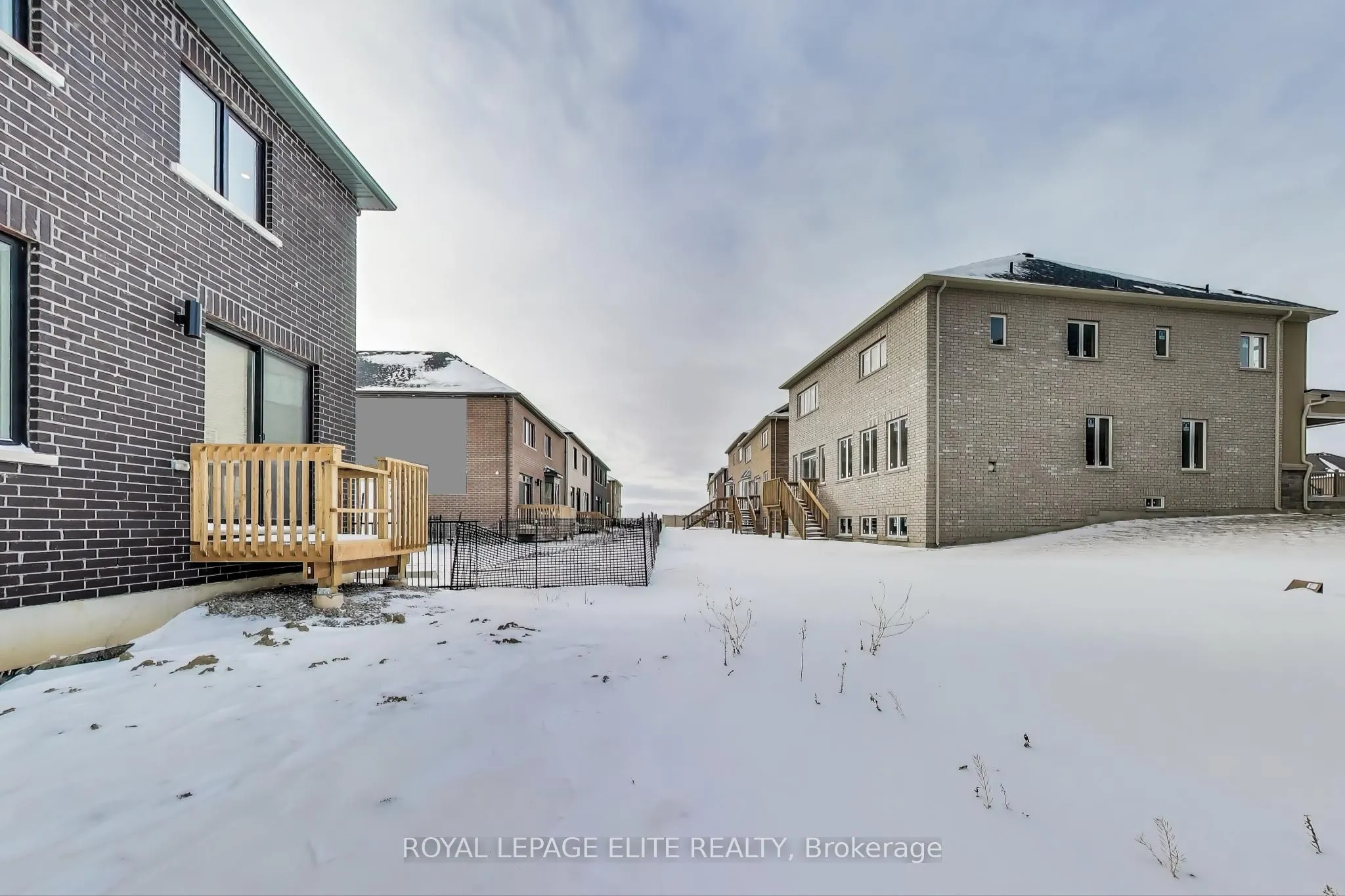 10 STRATFORD Drive S