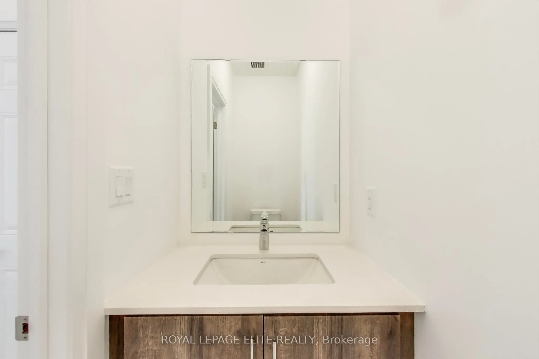 10 STRATFORD Drive S