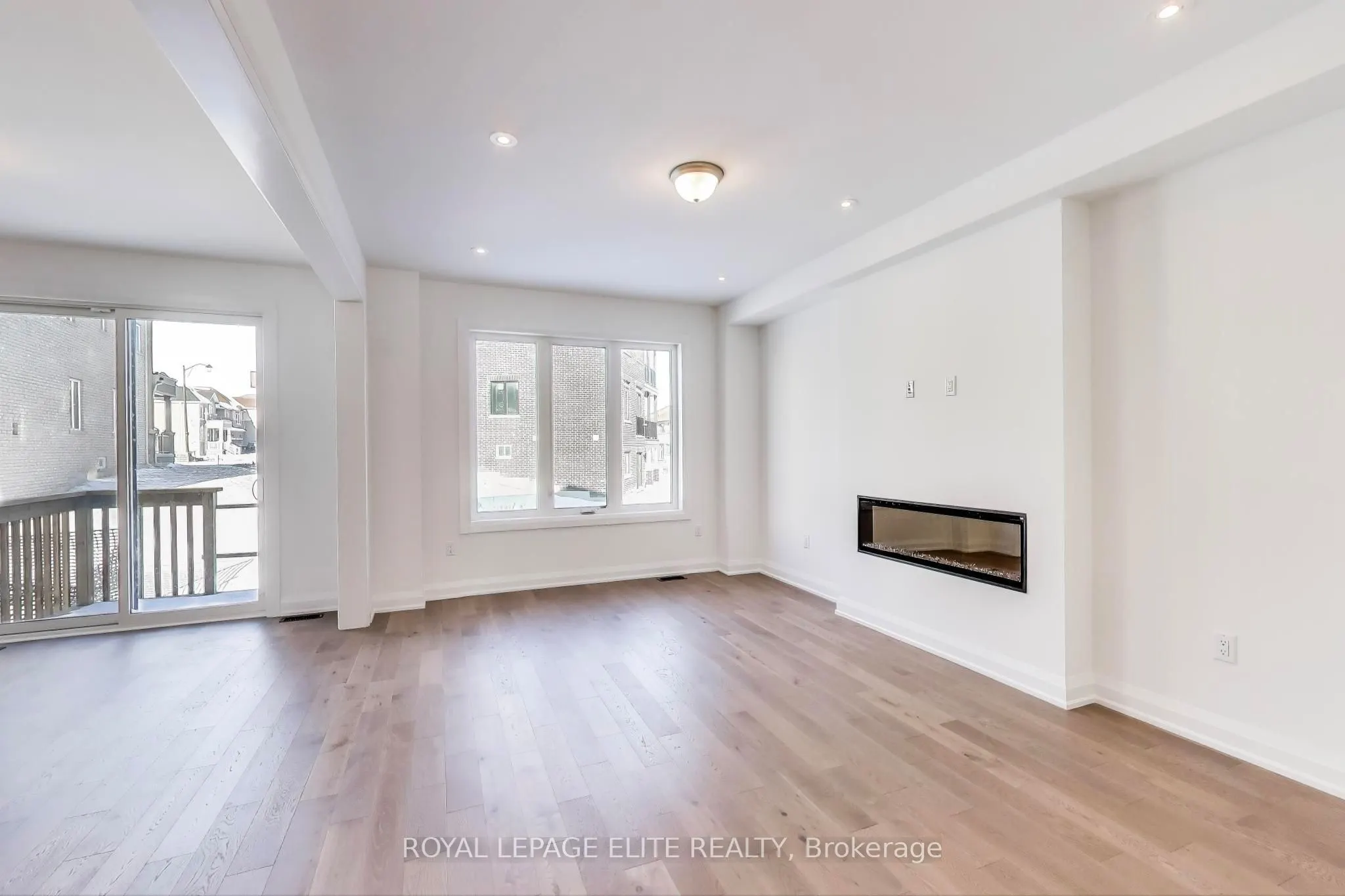 10 STRATFORD Drive S