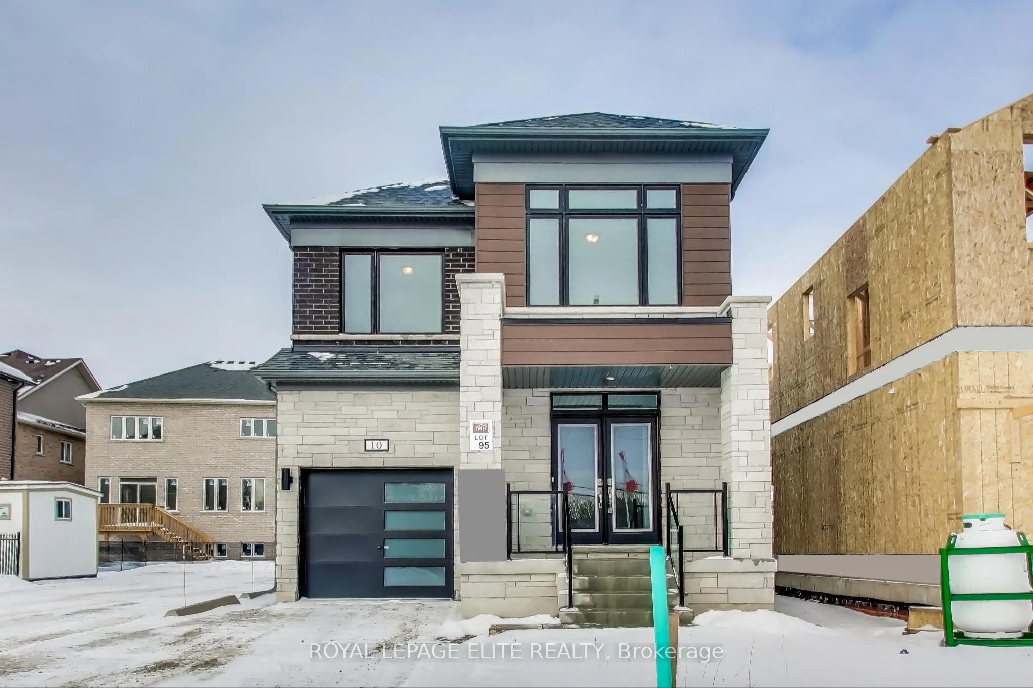 10 STRATFORD Drive S