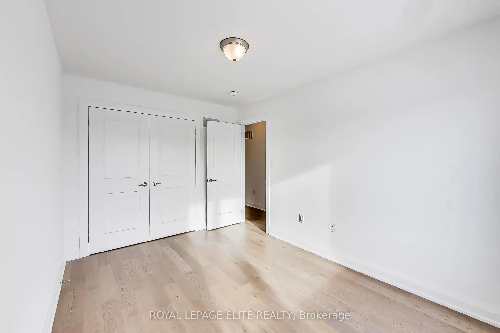 10 STRATFORD Drive S