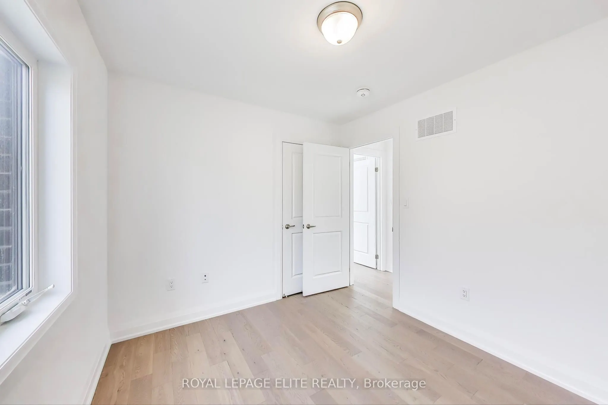 10 STRATFORD Drive S