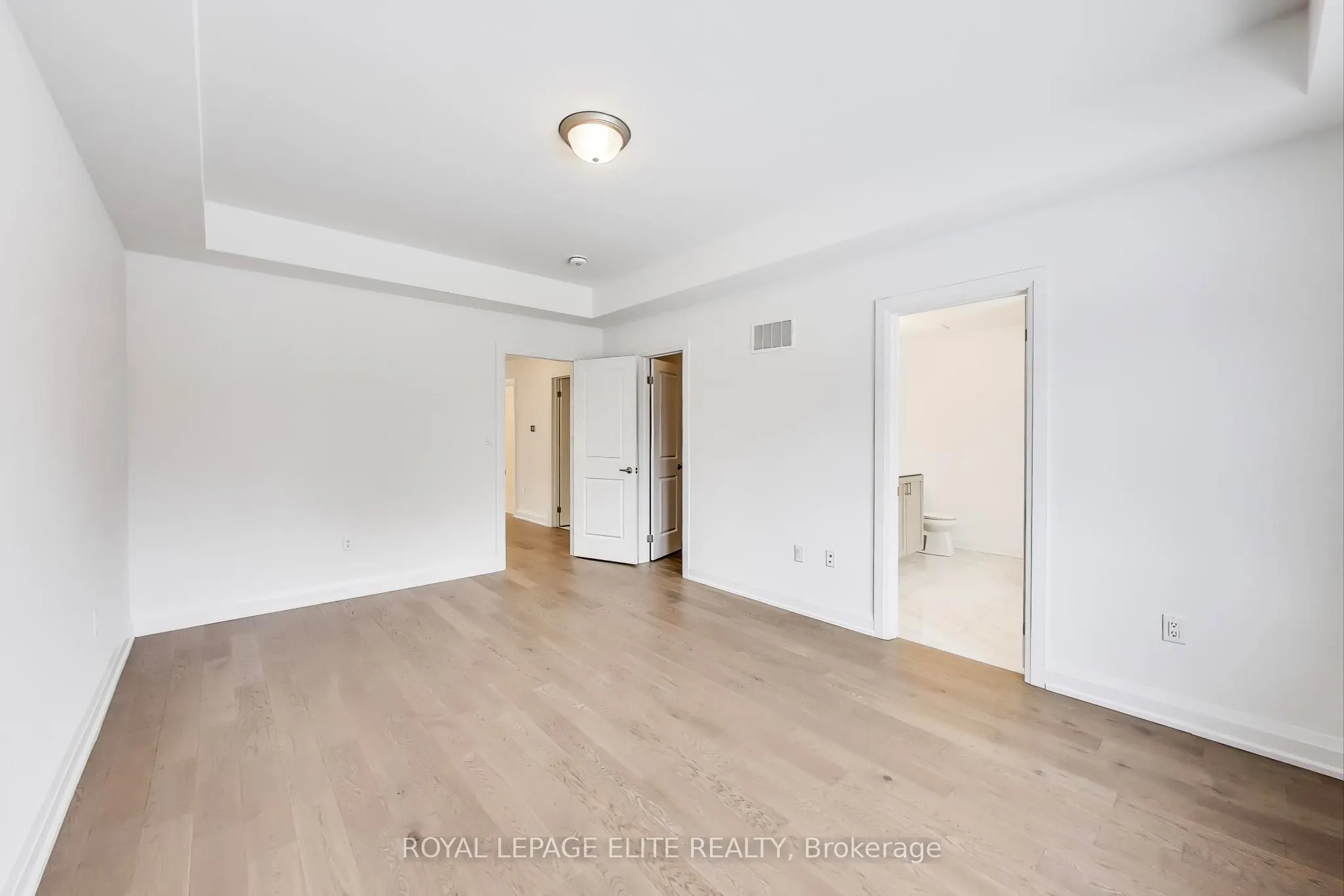 10 STRATFORD Drive S