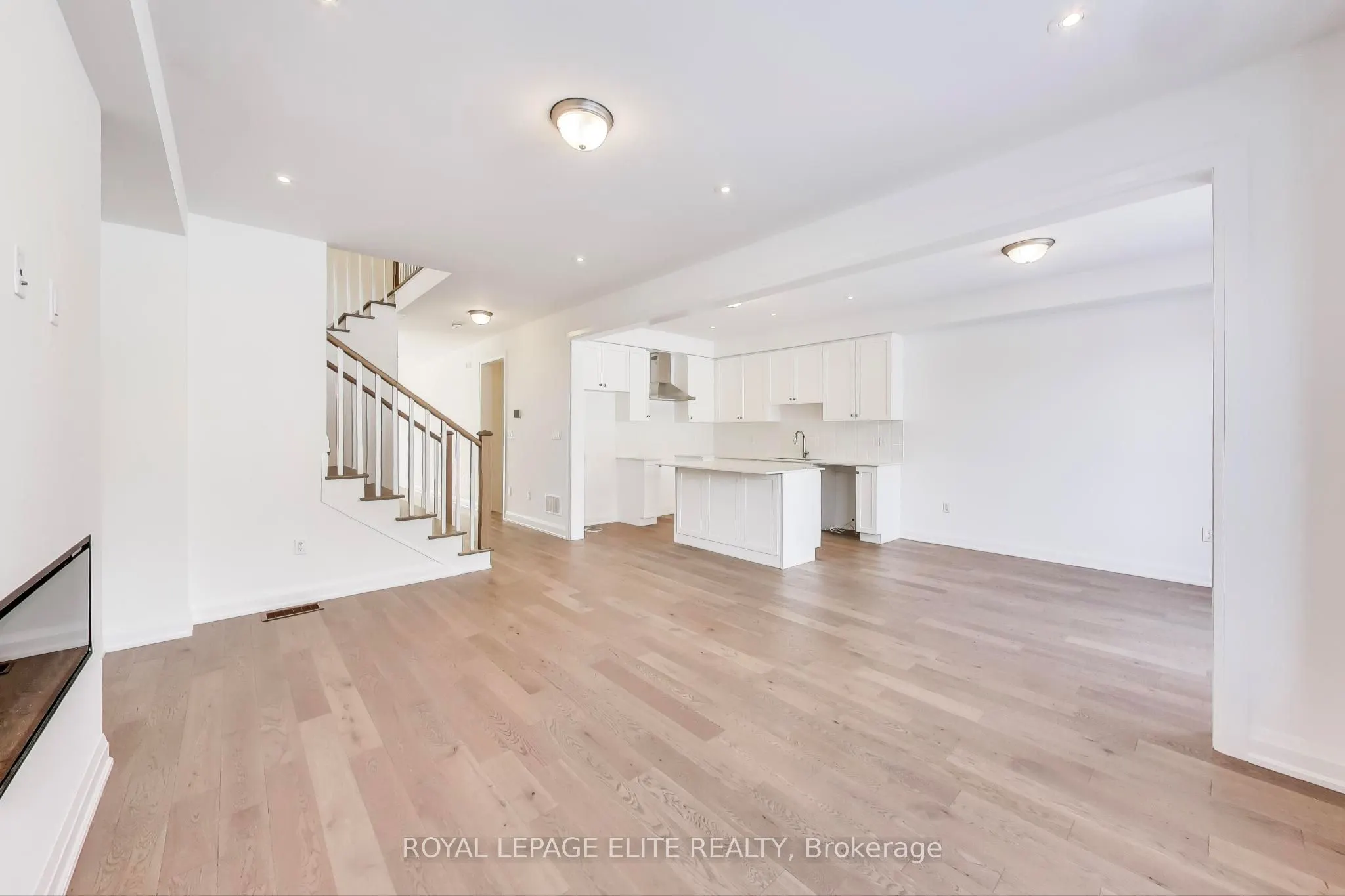 10 STRATFORD Drive S