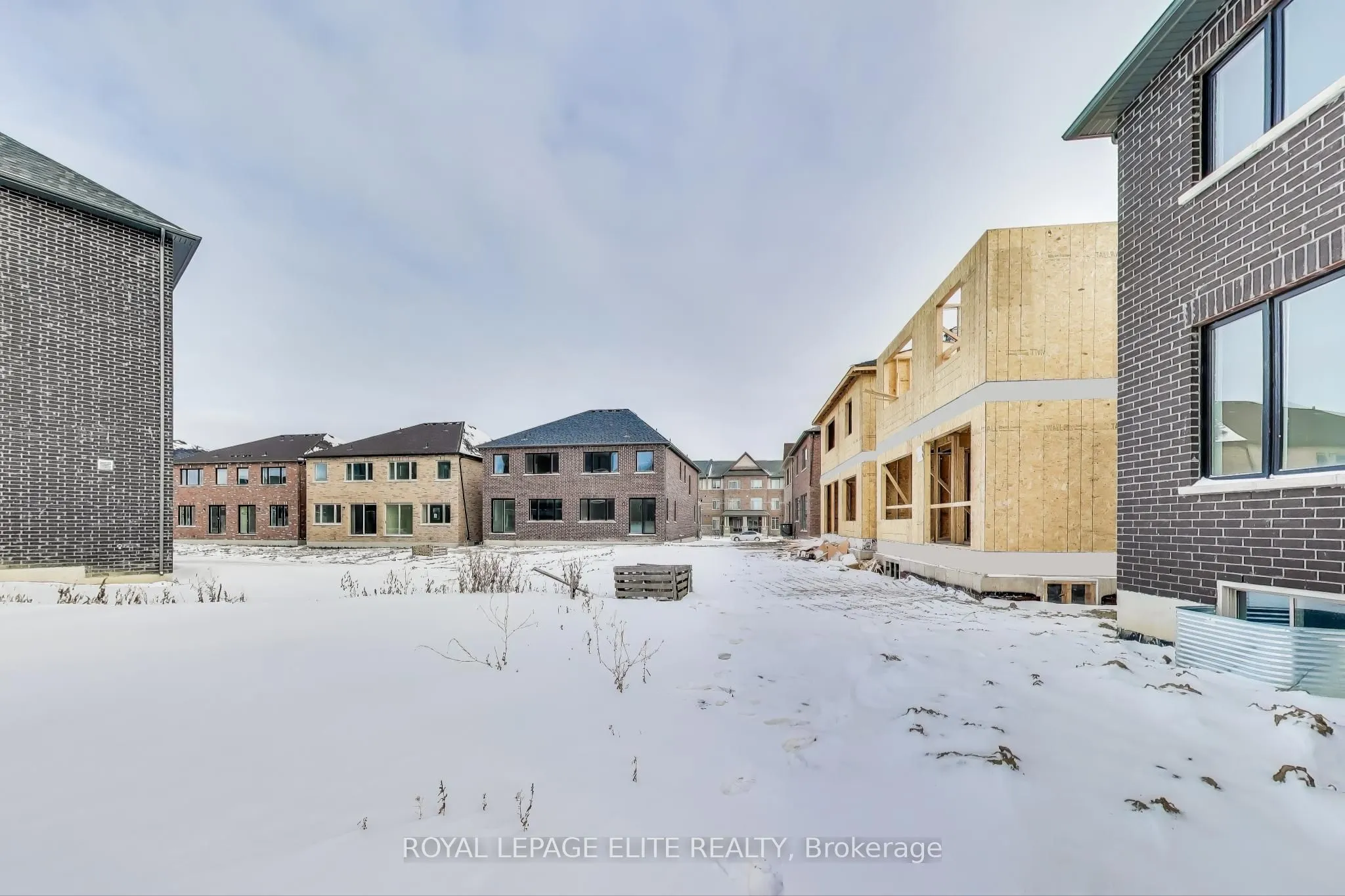 10 STRATFORD Drive S