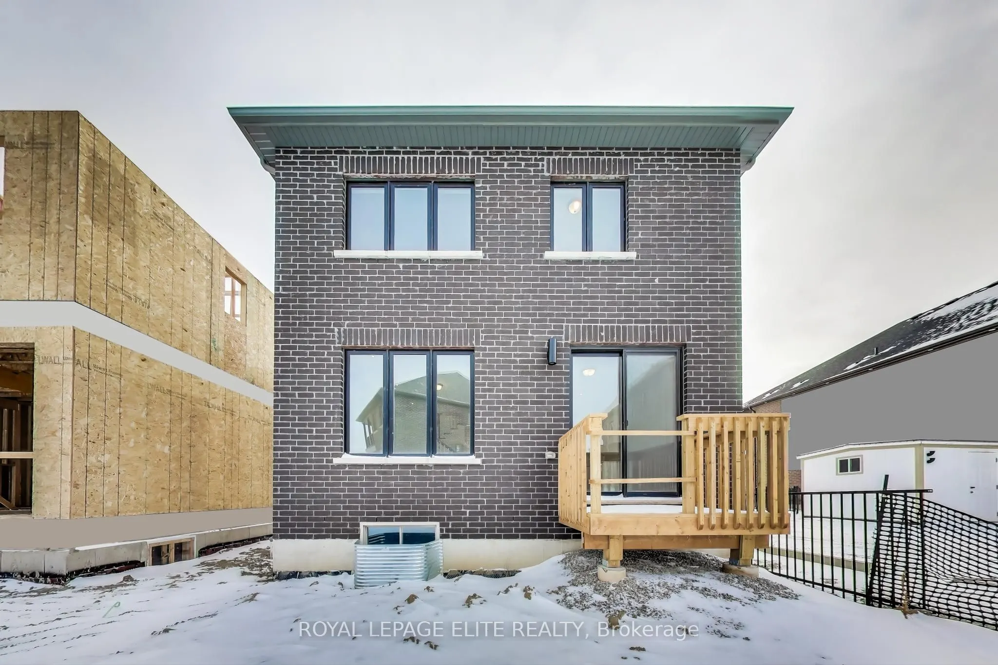 10 STRATFORD Drive S