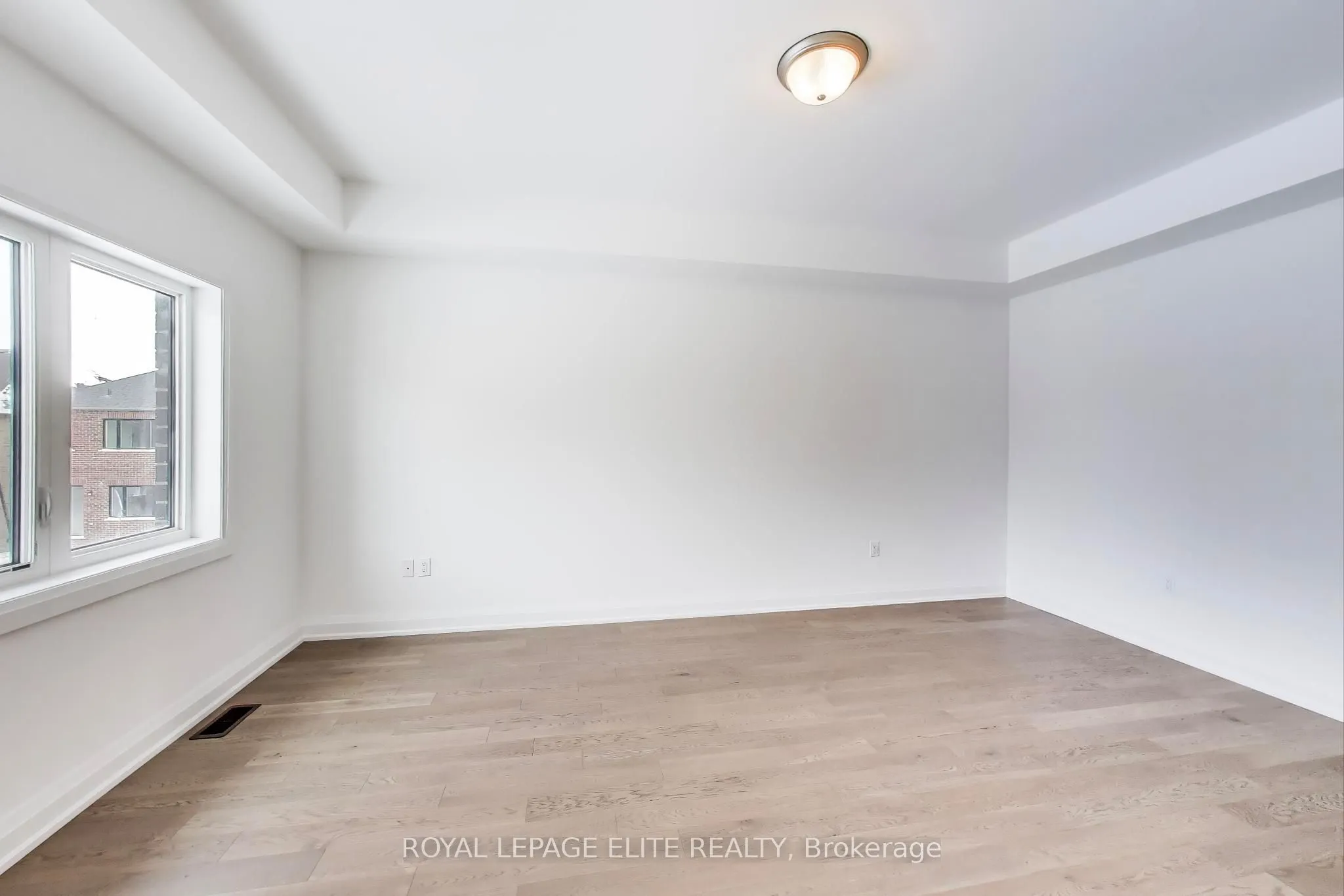 10 STRATFORD Drive S