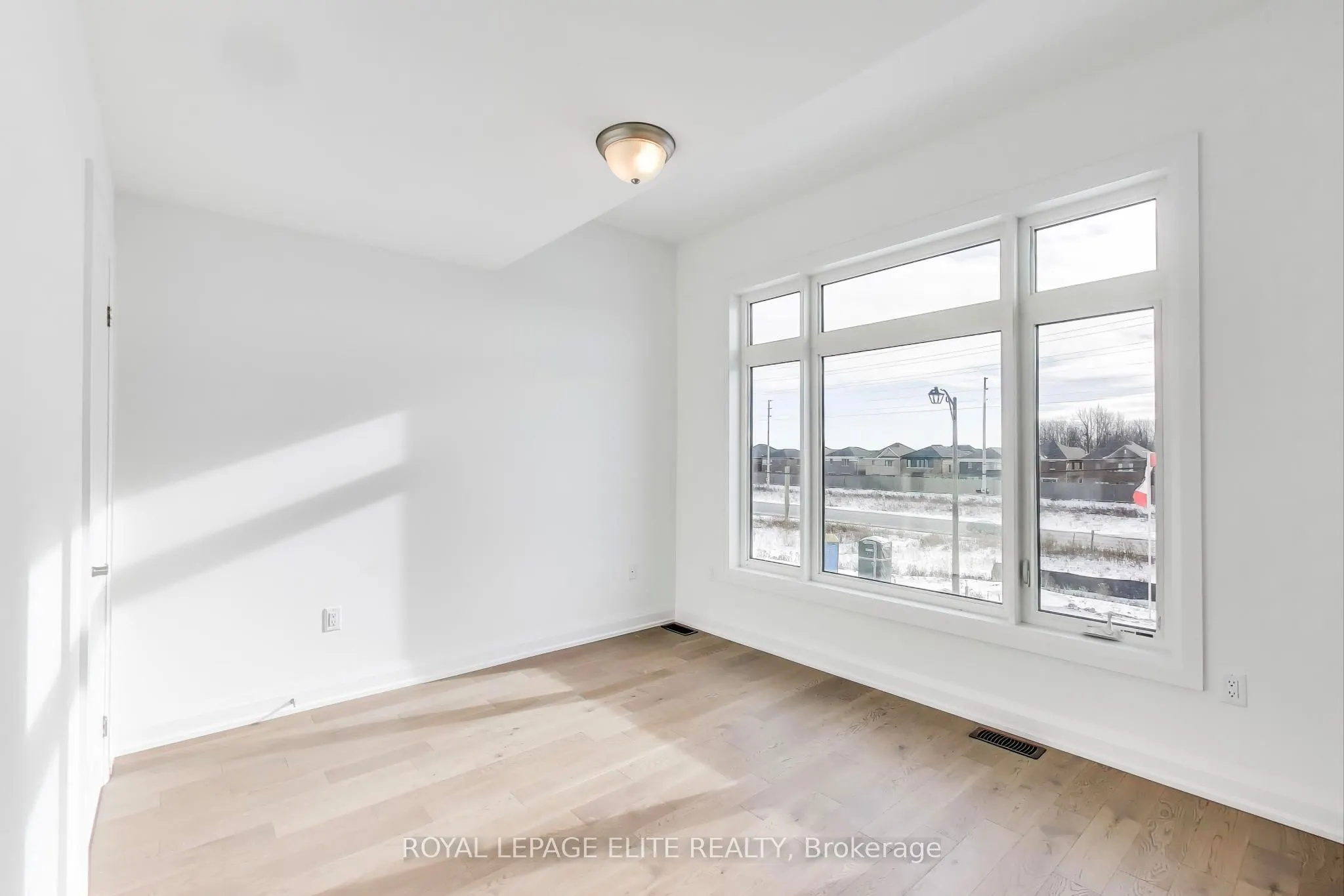 10 STRATFORD Drive S