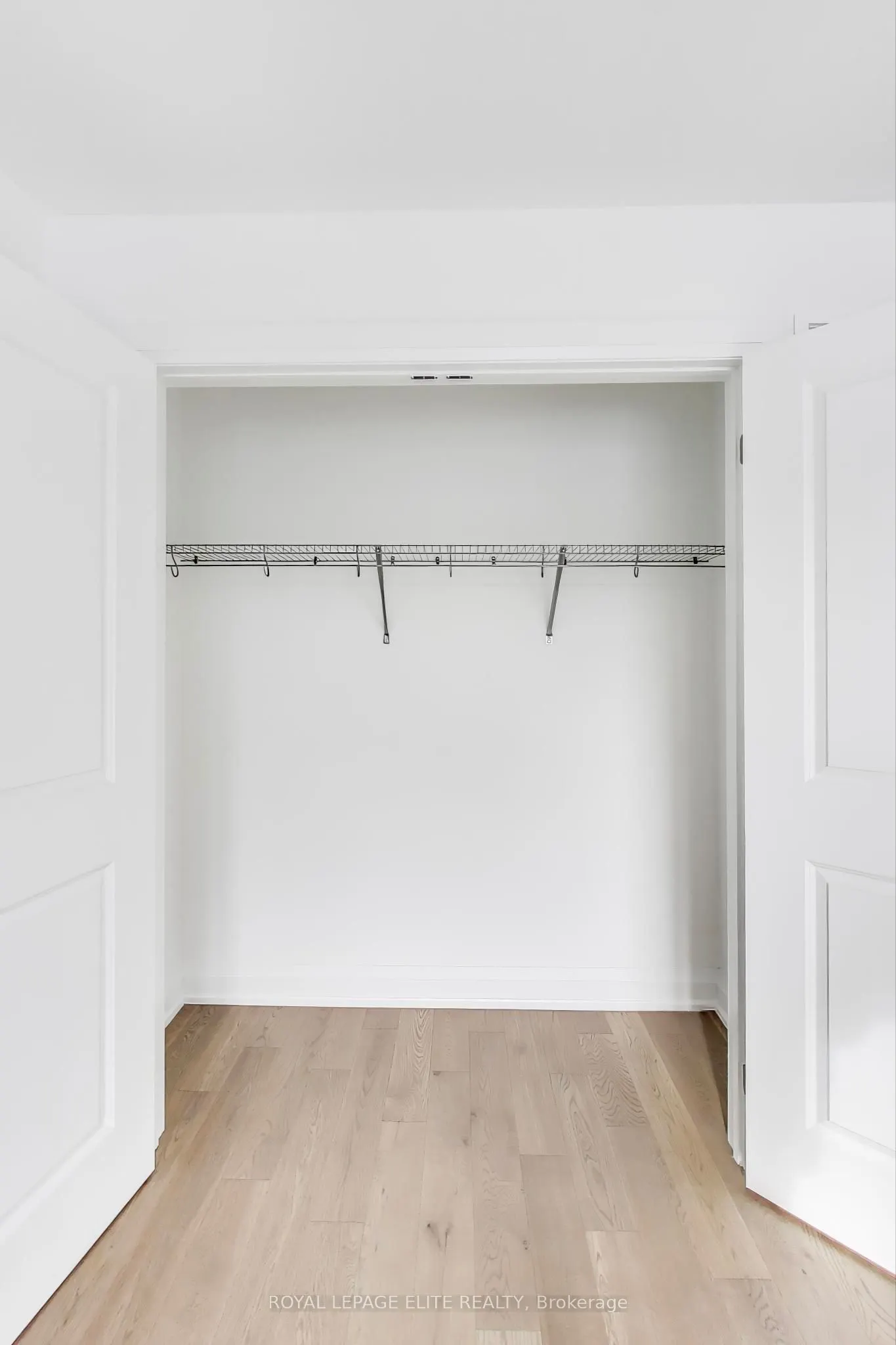 10 STRATFORD Drive S