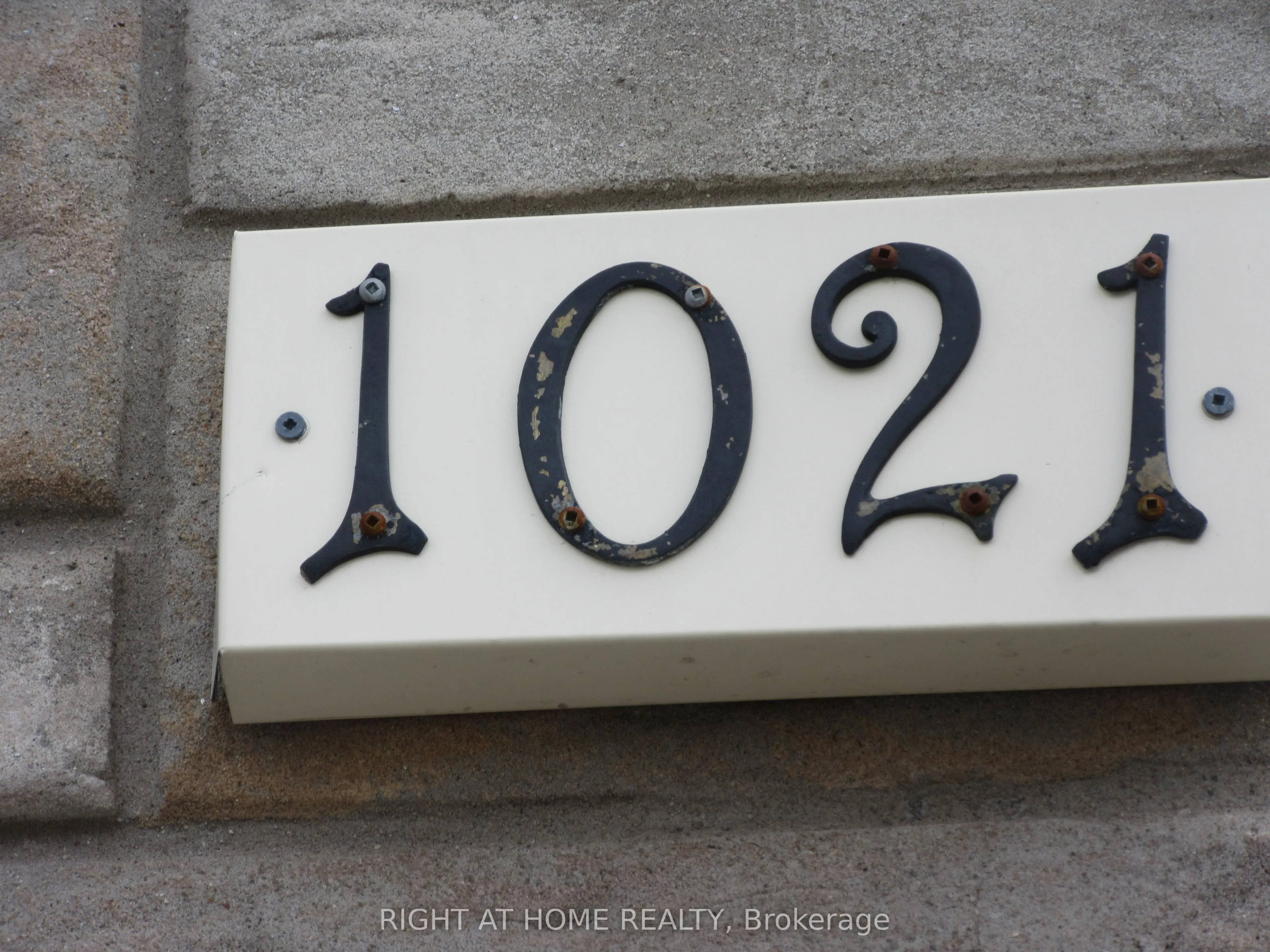 1021 Dupont Street, #2