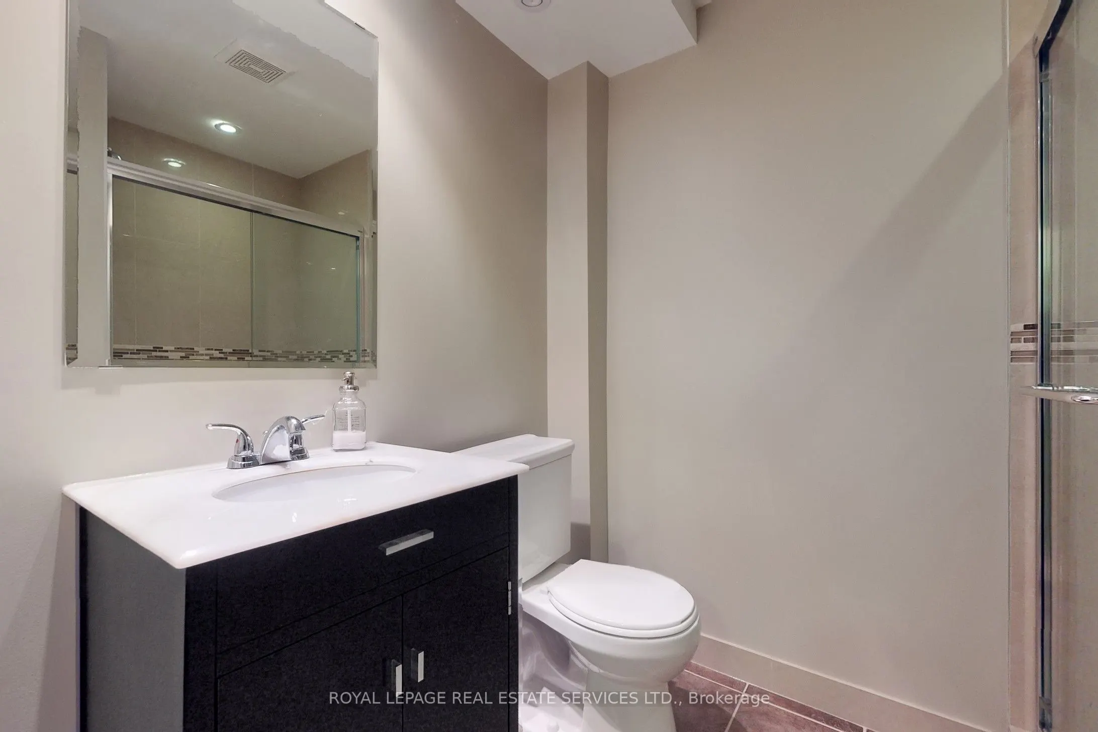 3552 Eglinton Avenue W