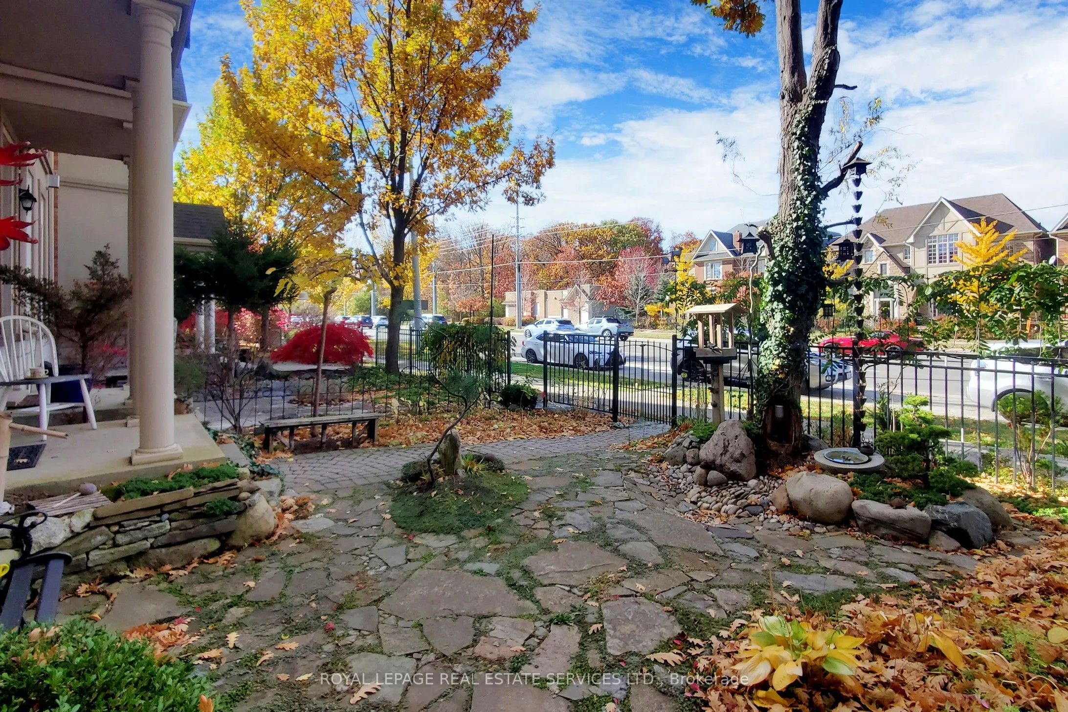 3552 Eglinton Avenue W