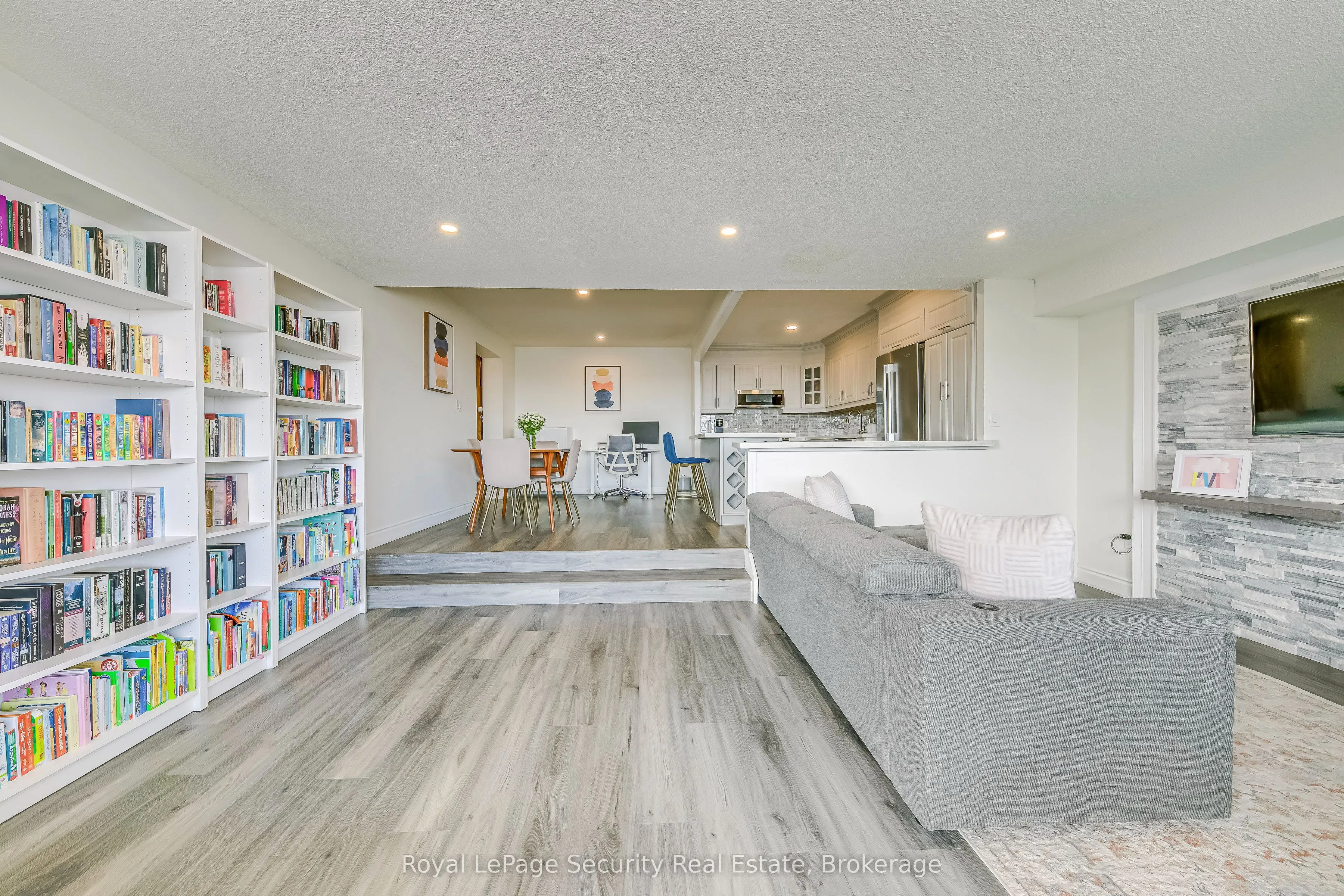 260 Scarlett Road, #2005