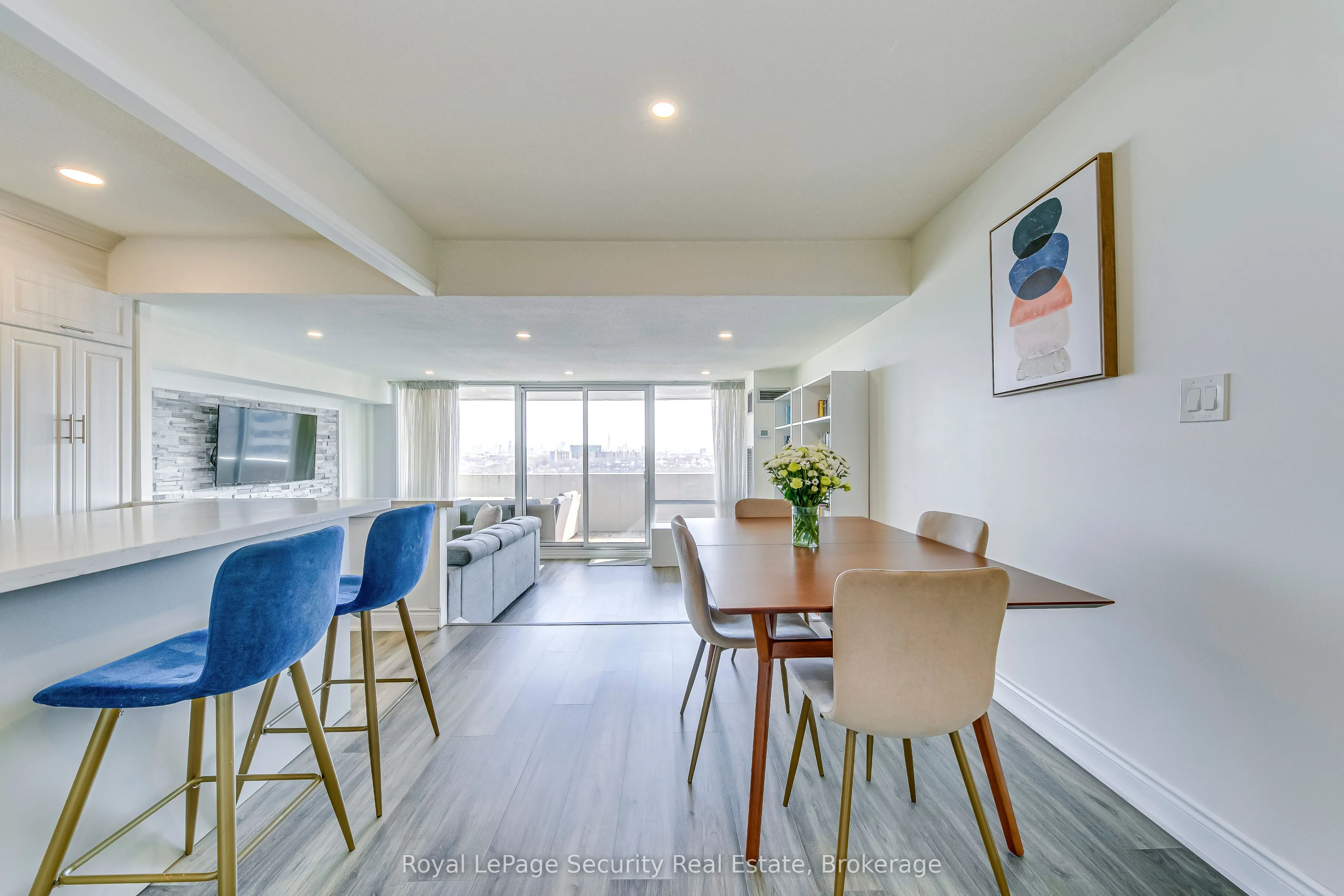 260 Scarlett Road, #2005