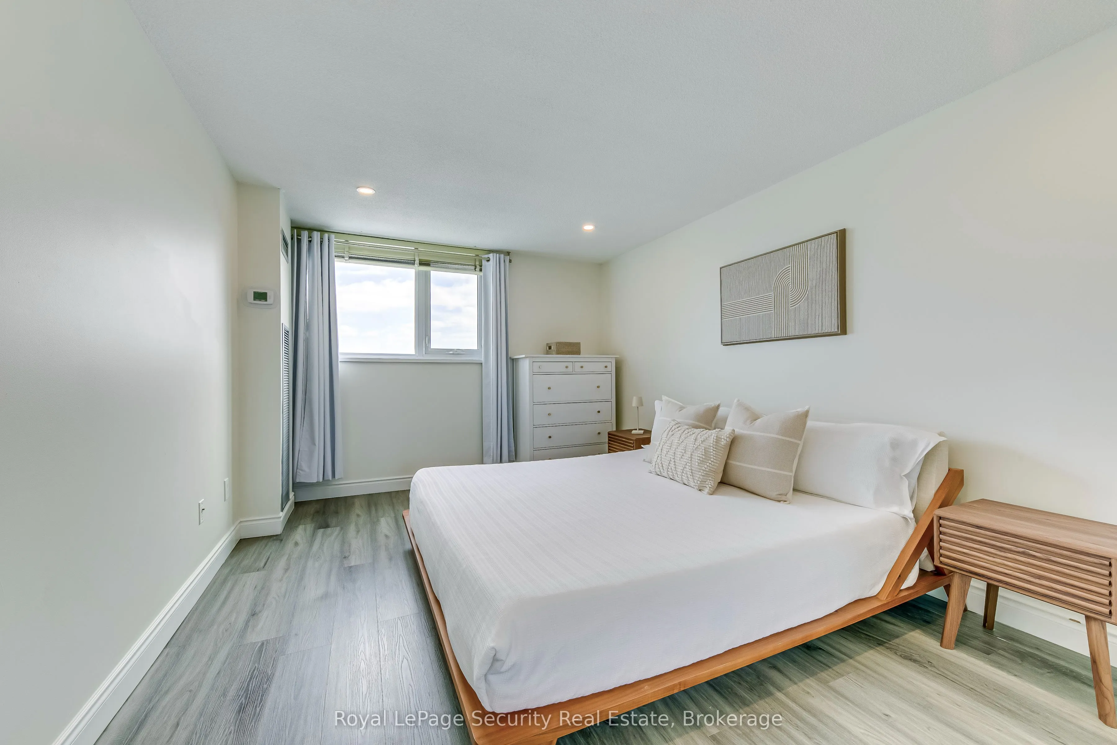 260 Scarlett Road, #2005