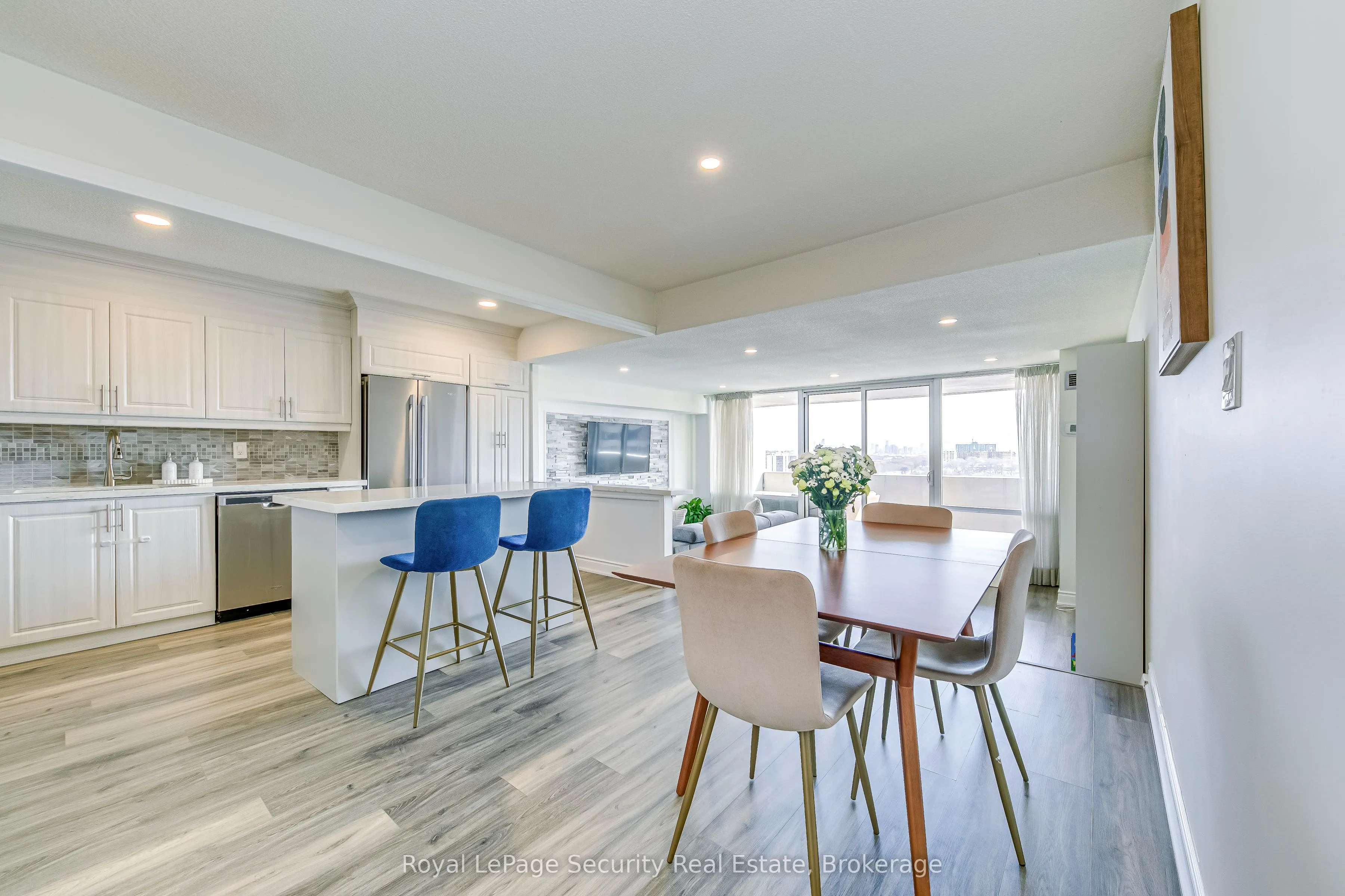 260 Scarlett Road, #2005