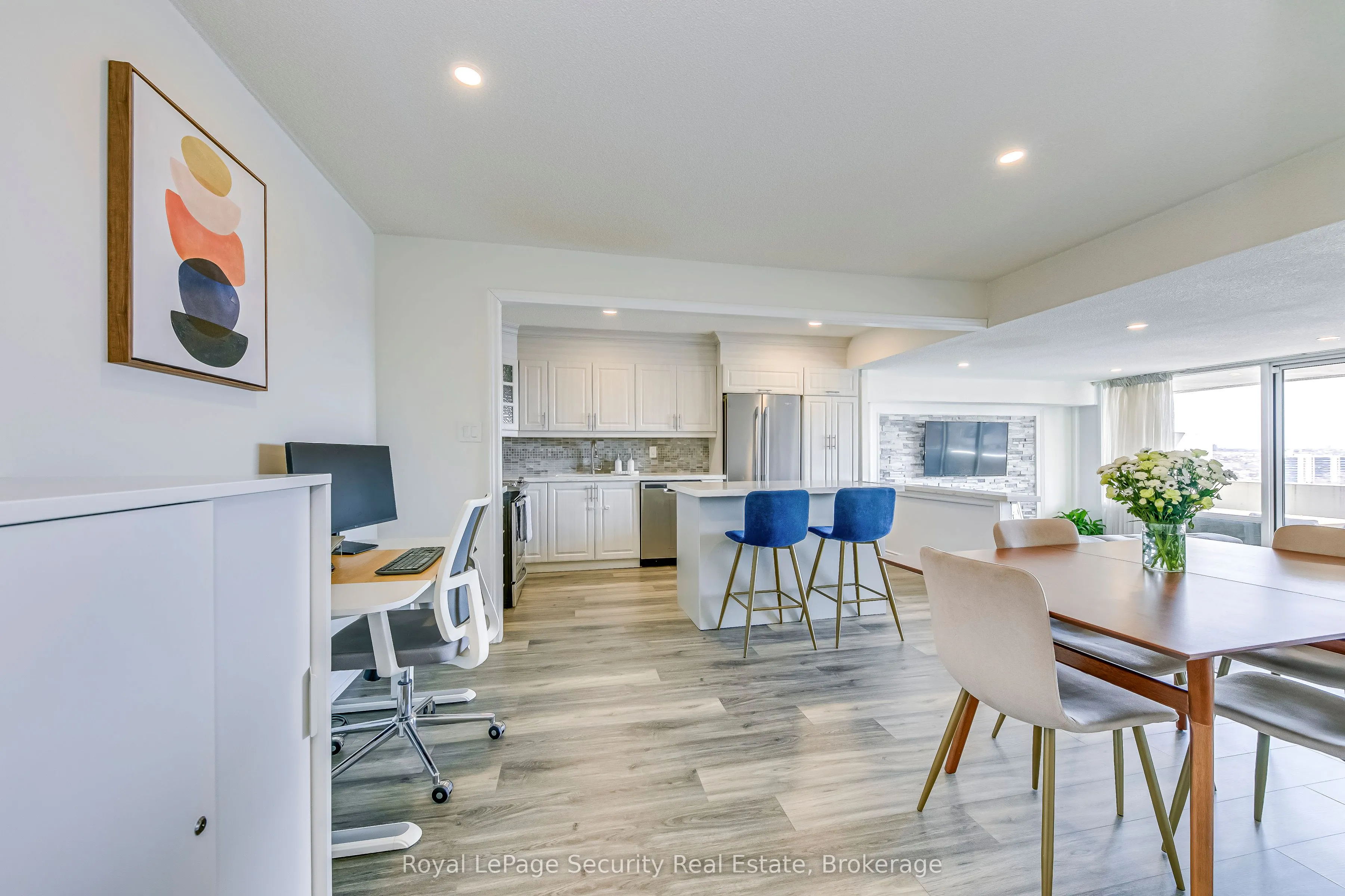 260 Scarlett Road, #2005