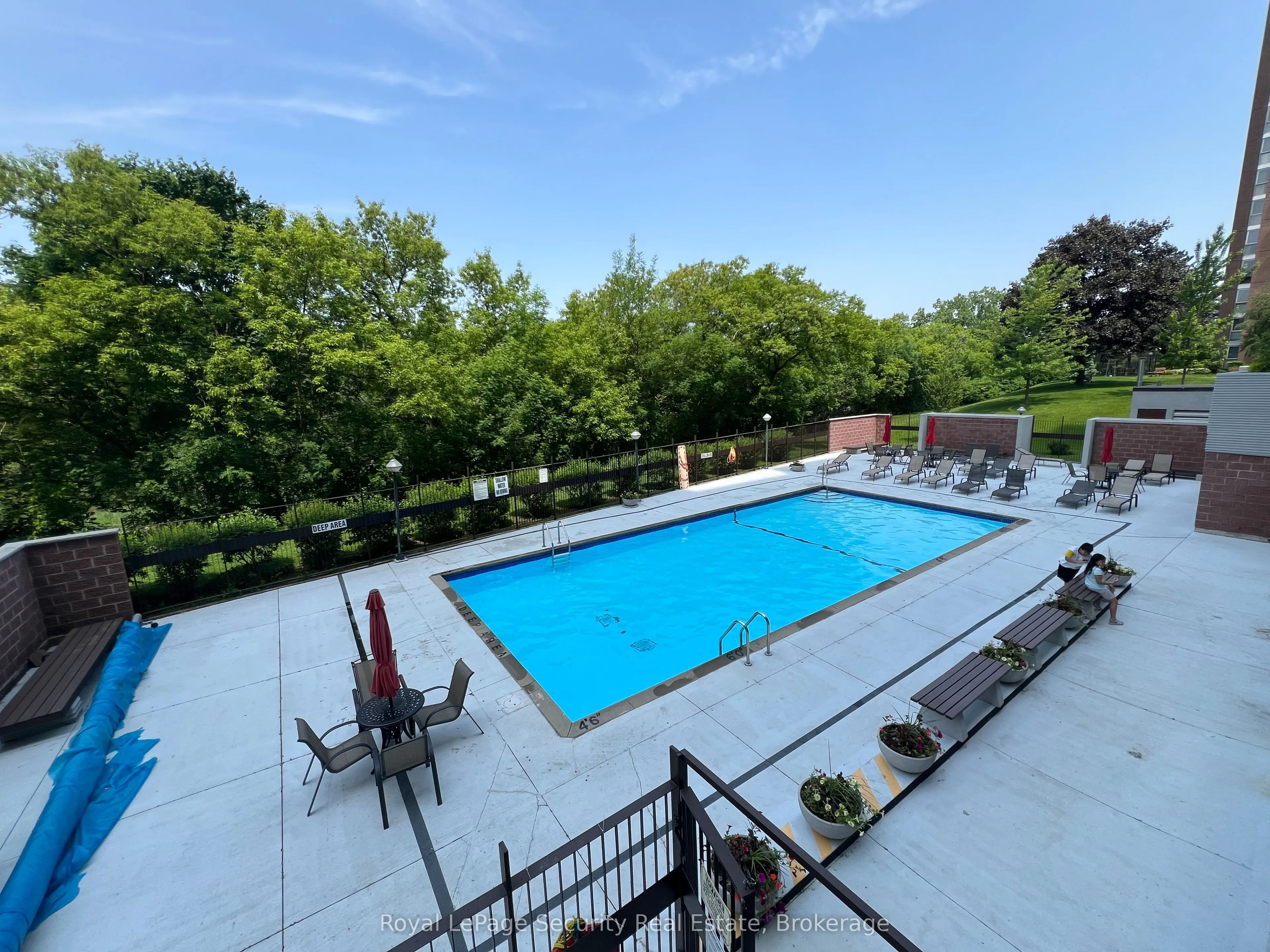 260 Scarlett Road, #2005
