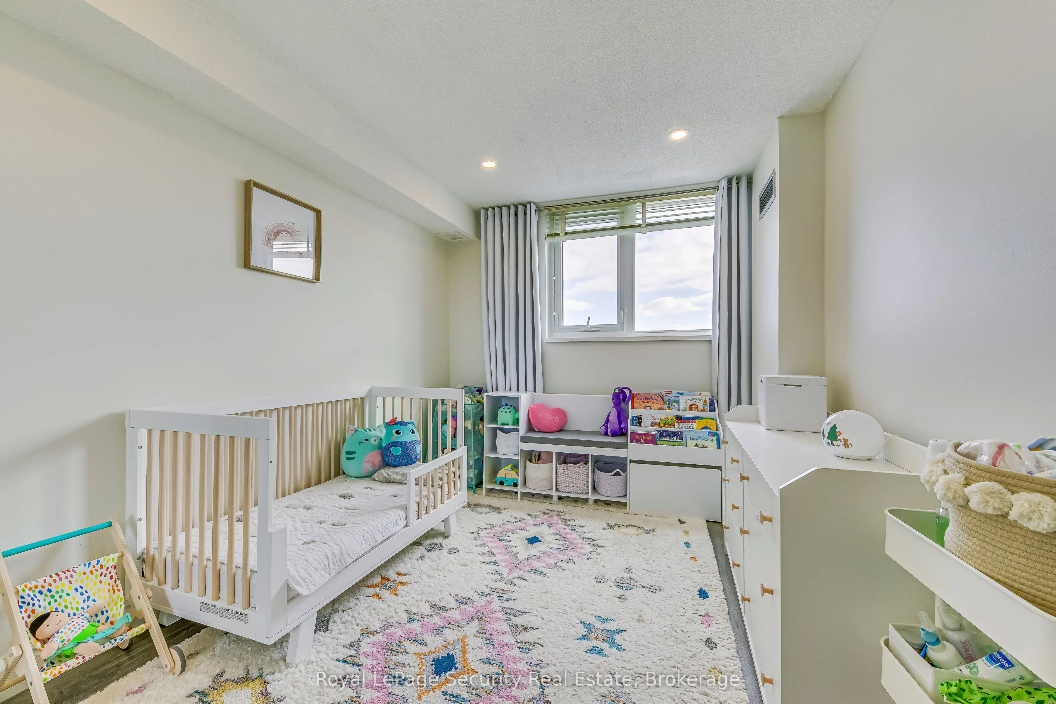 260 Scarlett Road, #2005