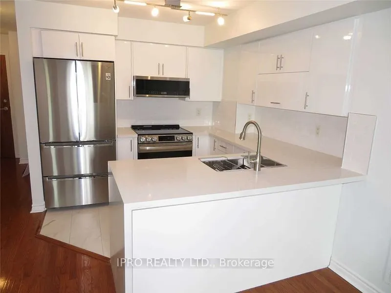 33 Elm Drive, #406