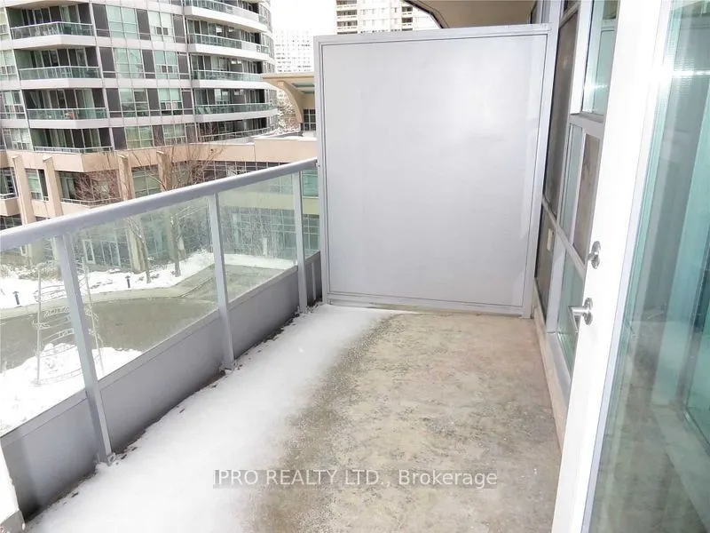 33 Elm Drive, #406