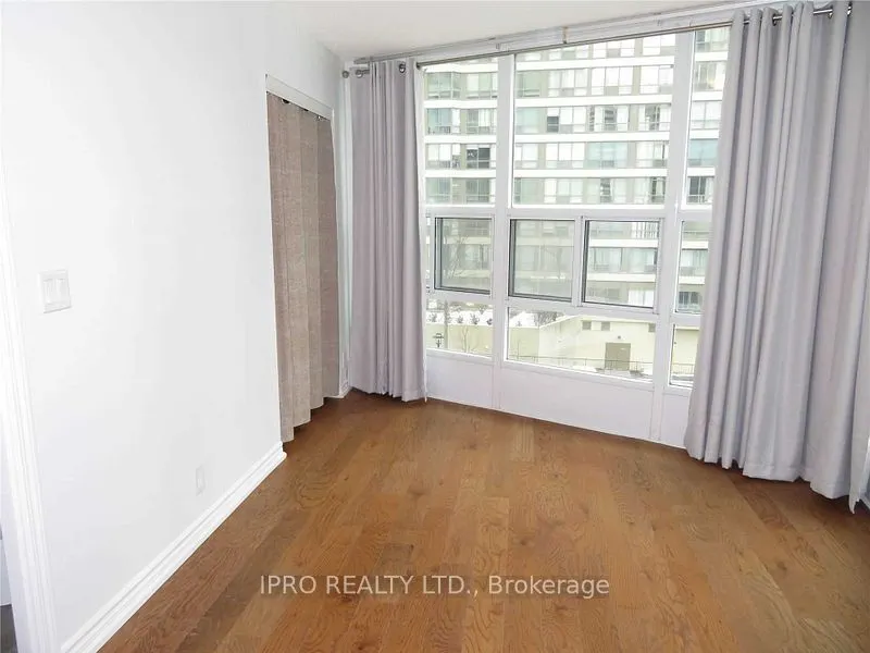 33 Elm Drive, #406