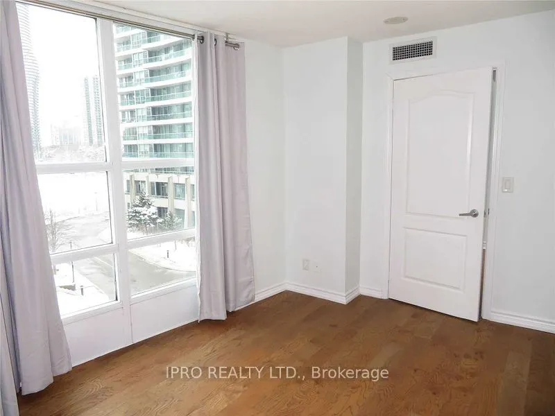 33 Elm Drive, #406