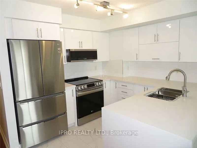 33 Elm Drive, #406