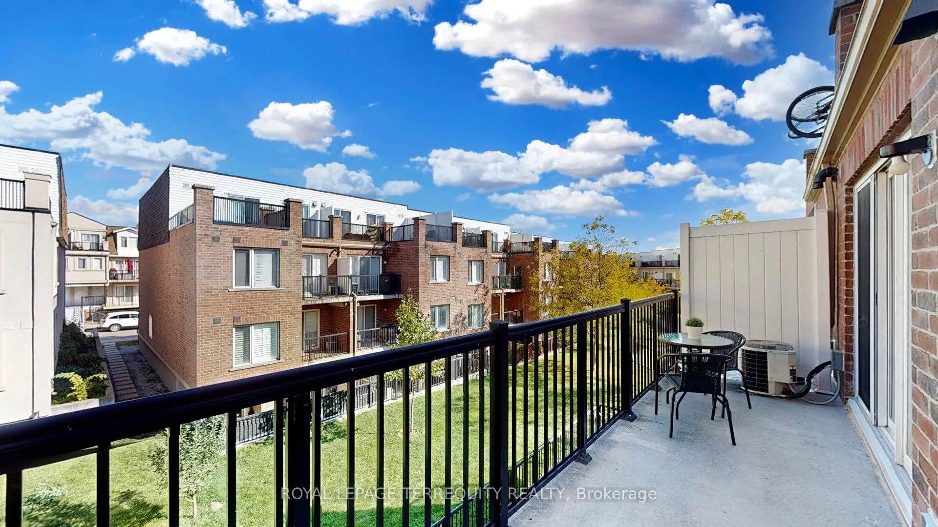 3031 Finch Avenue W, #2027