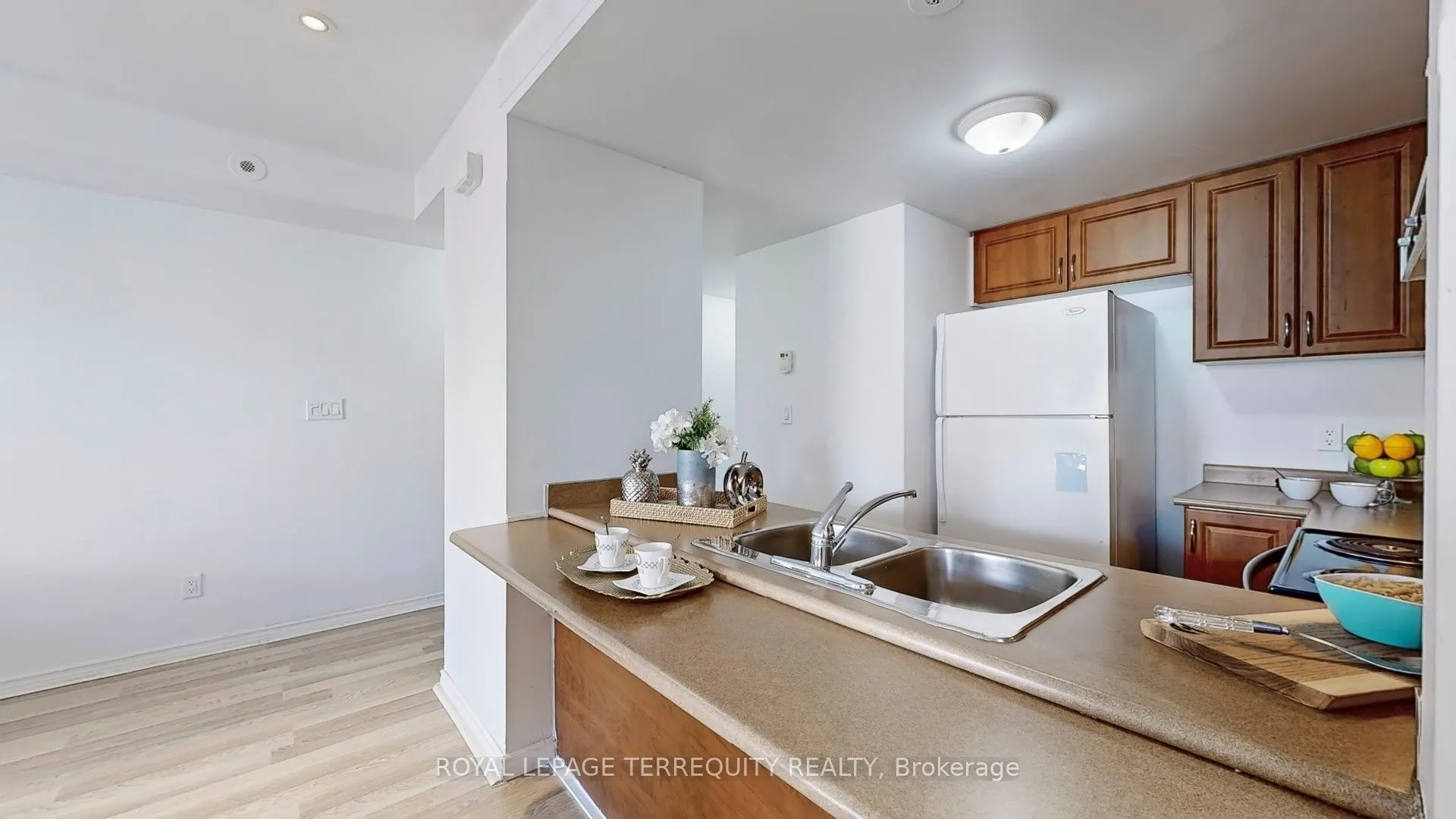 3031 Finch Avenue W, #2027