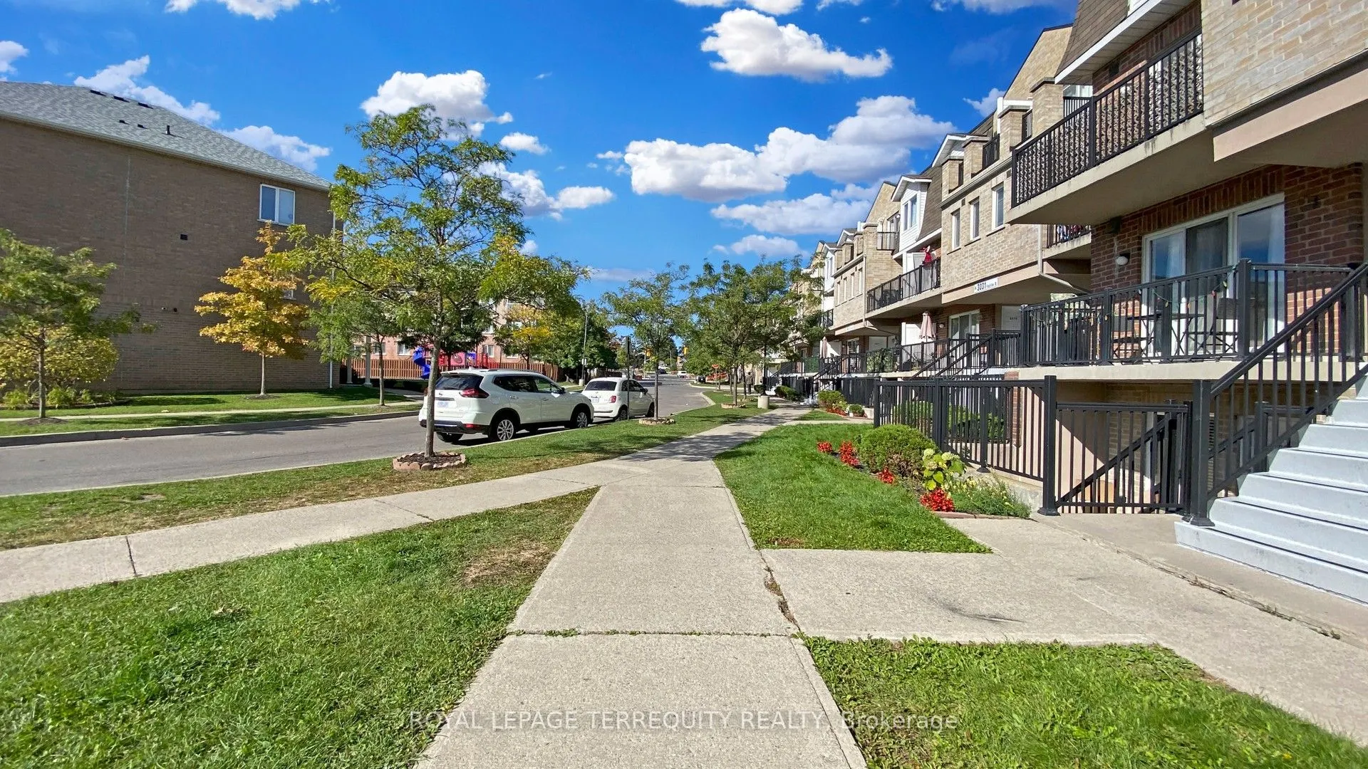3031 Finch Avenue W, #2027