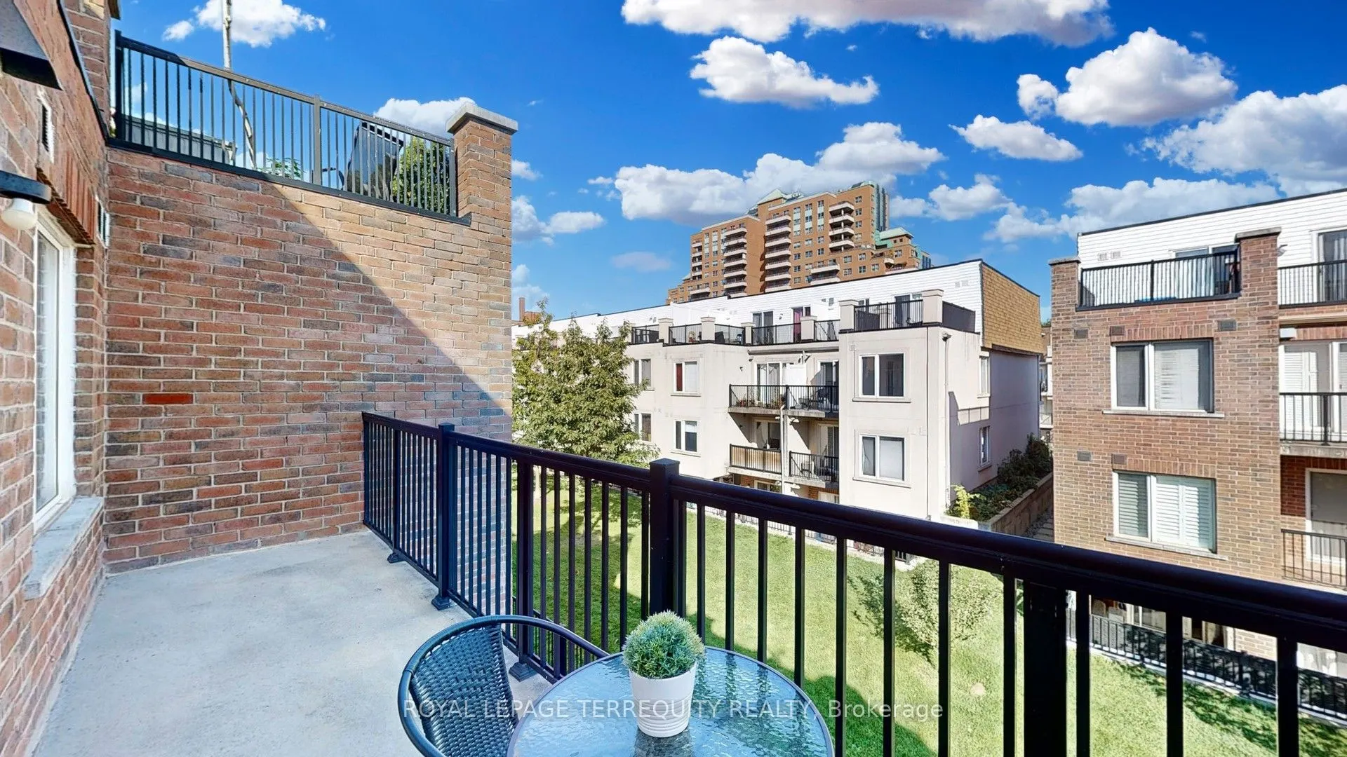 3031 Finch Avenue W, #2027