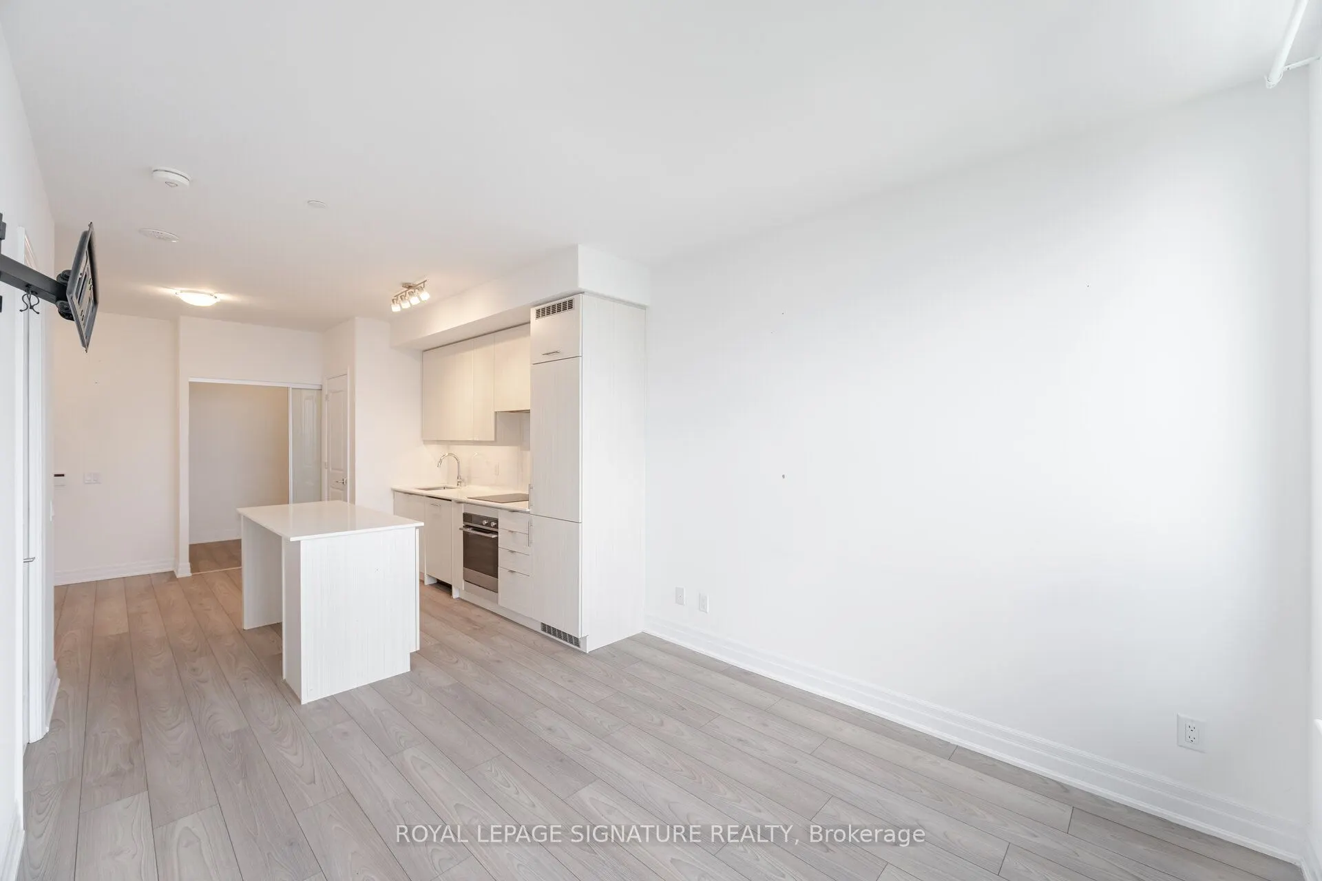 36 Elm Drive #3007