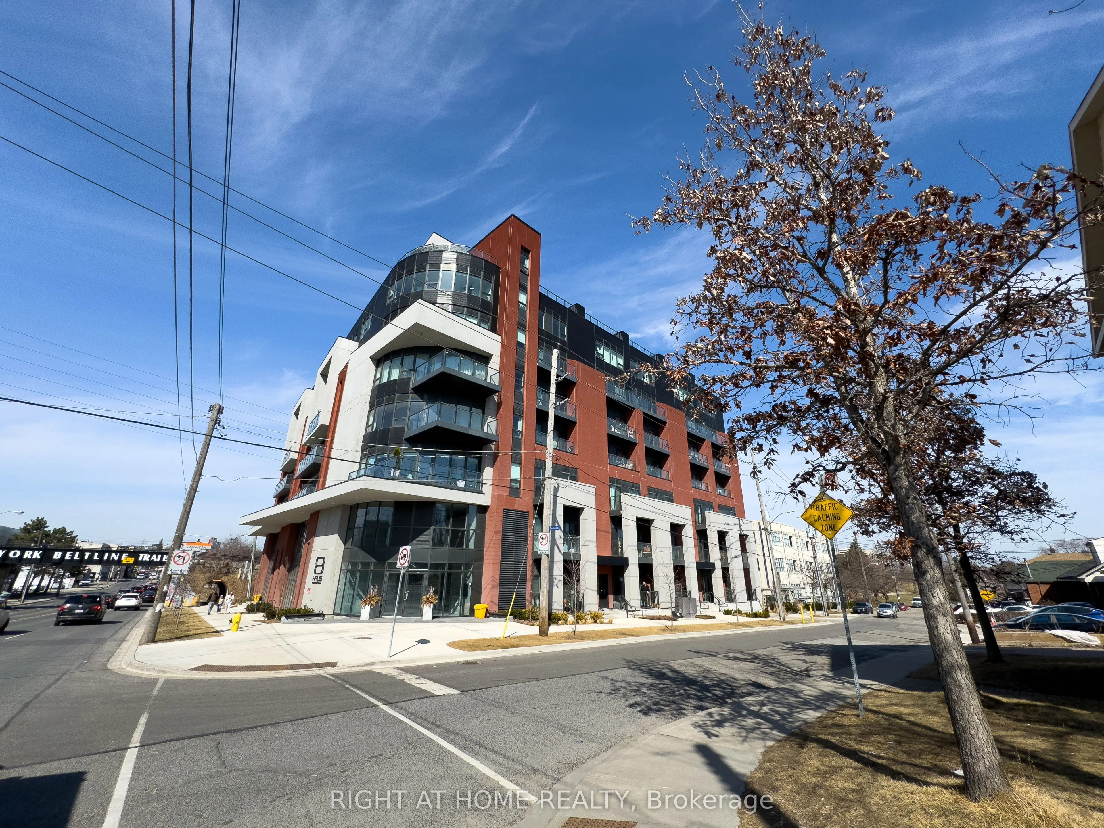 2433 Dufferin Street, #211