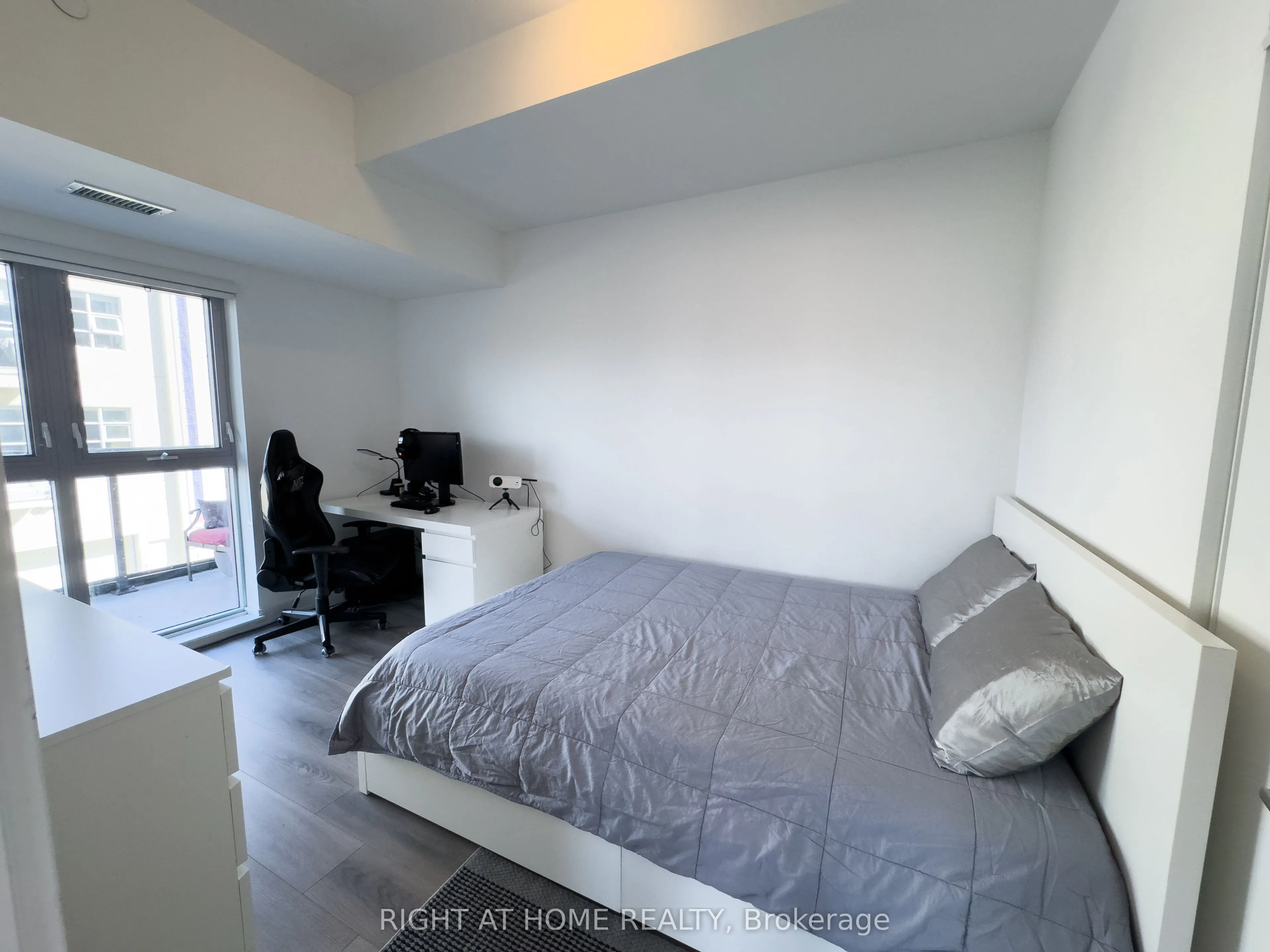 2433 Dufferin Street, #211