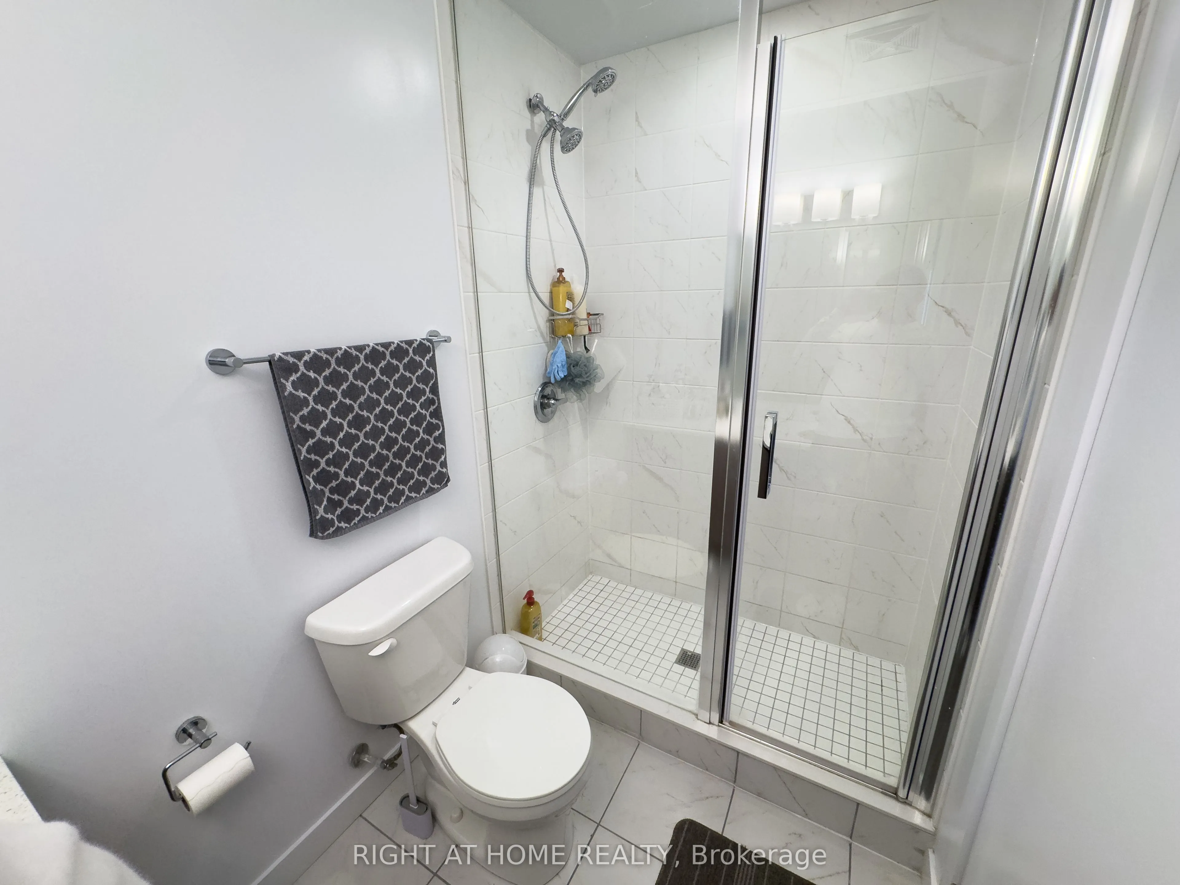 2433 Dufferin Street, #211