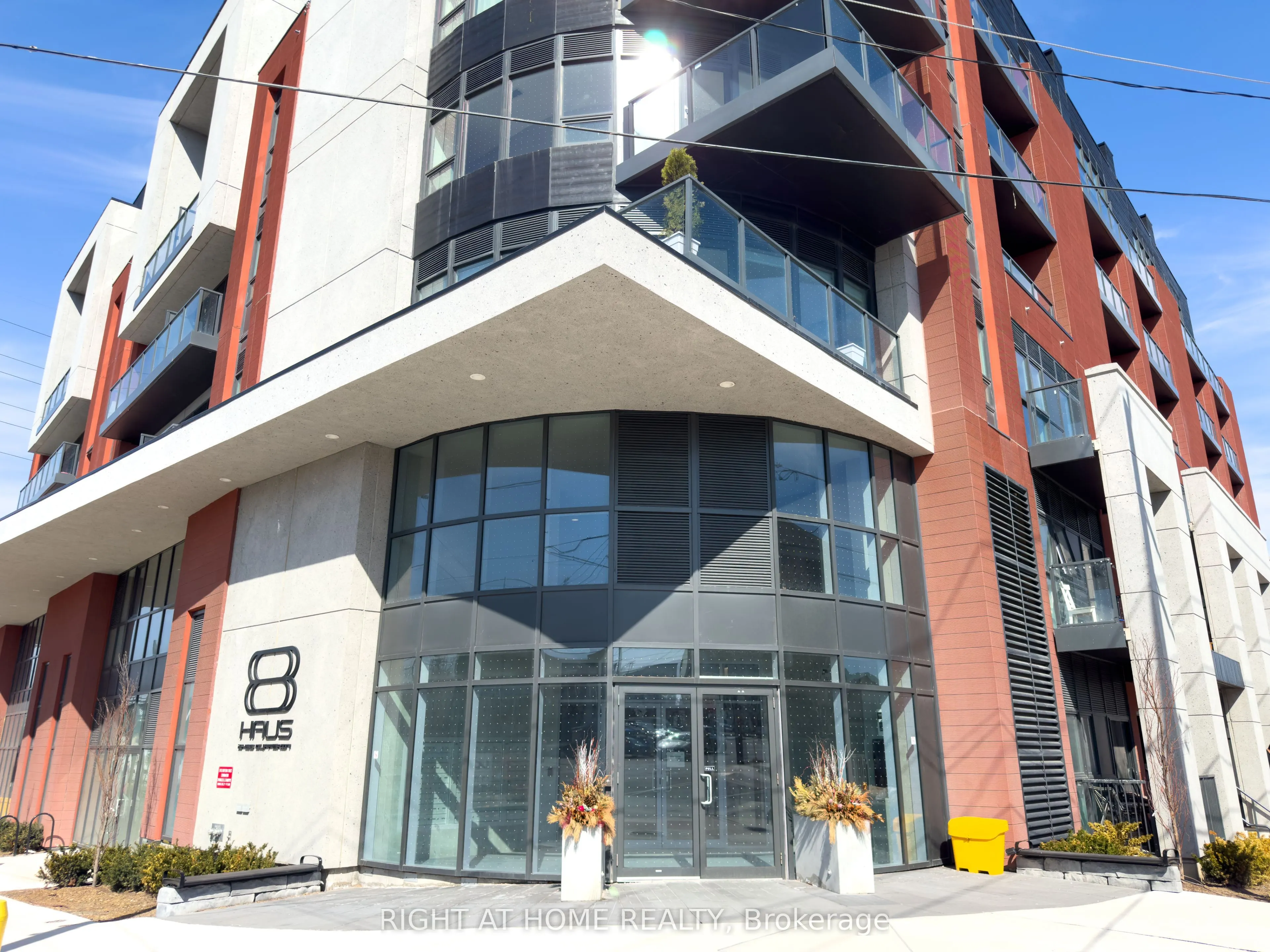 2433 Dufferin Street, #211