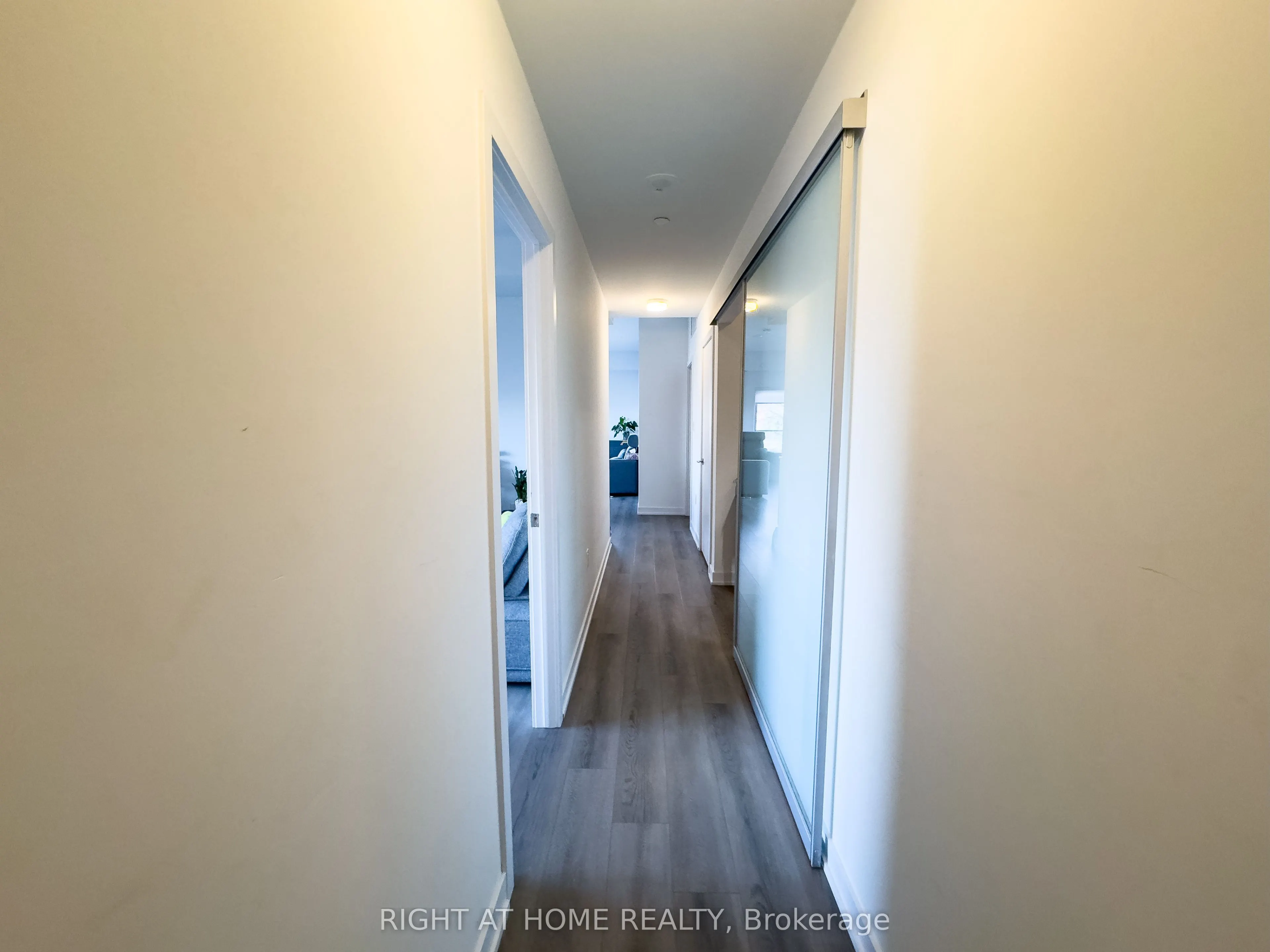 2433 Dufferin Street, #211