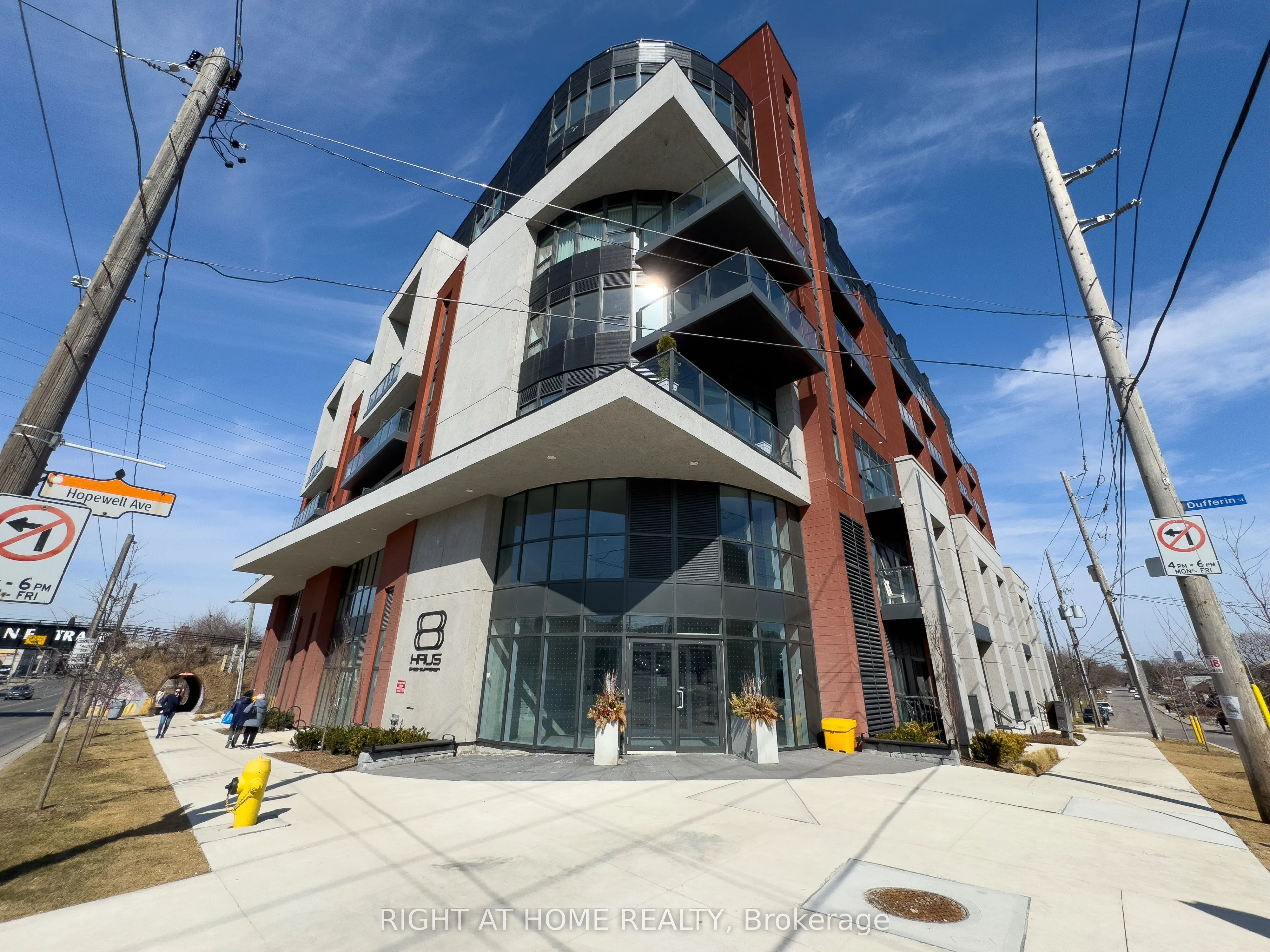 2433 Dufferin Street, #211