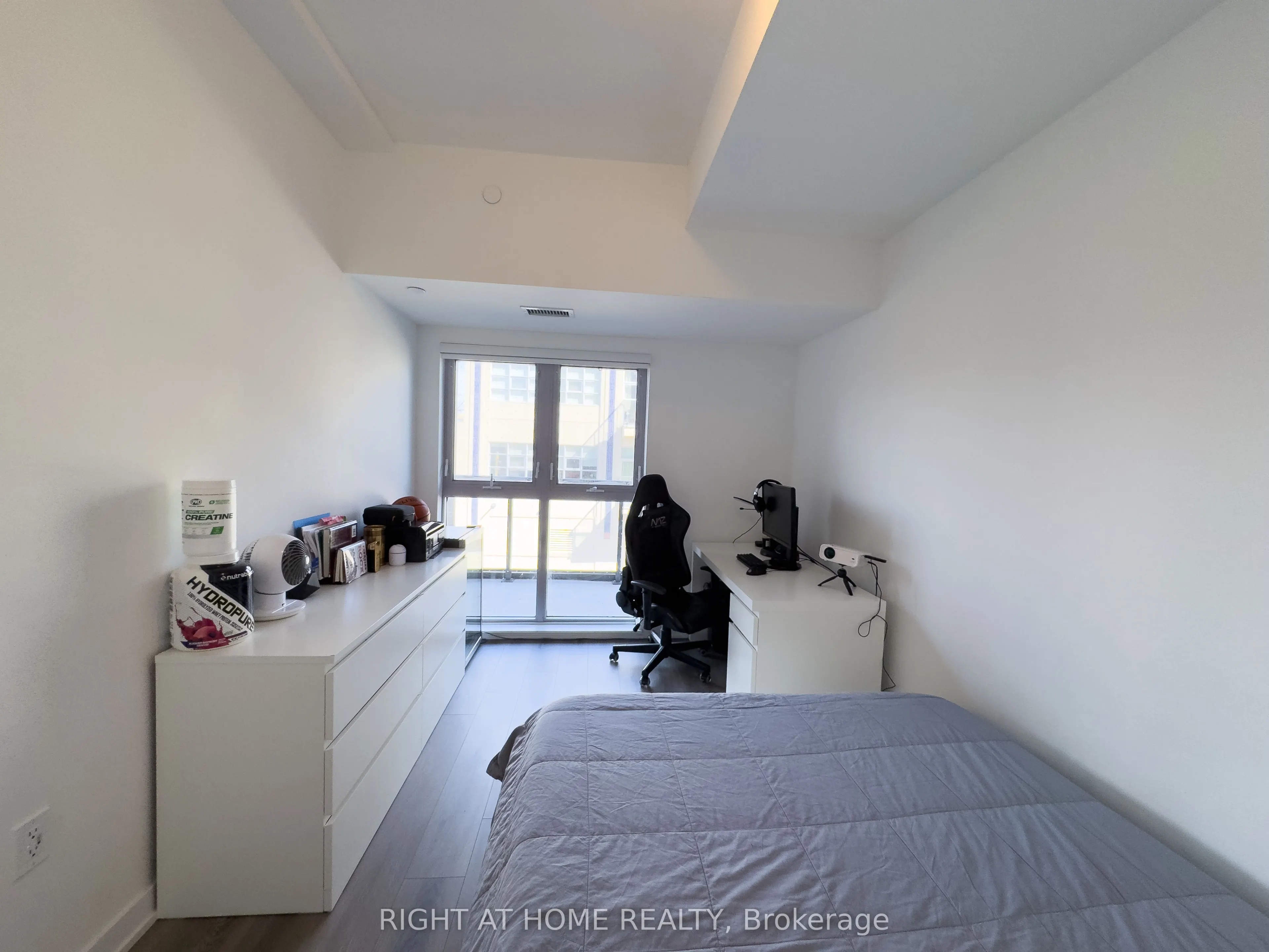 2433 Dufferin Street, #211