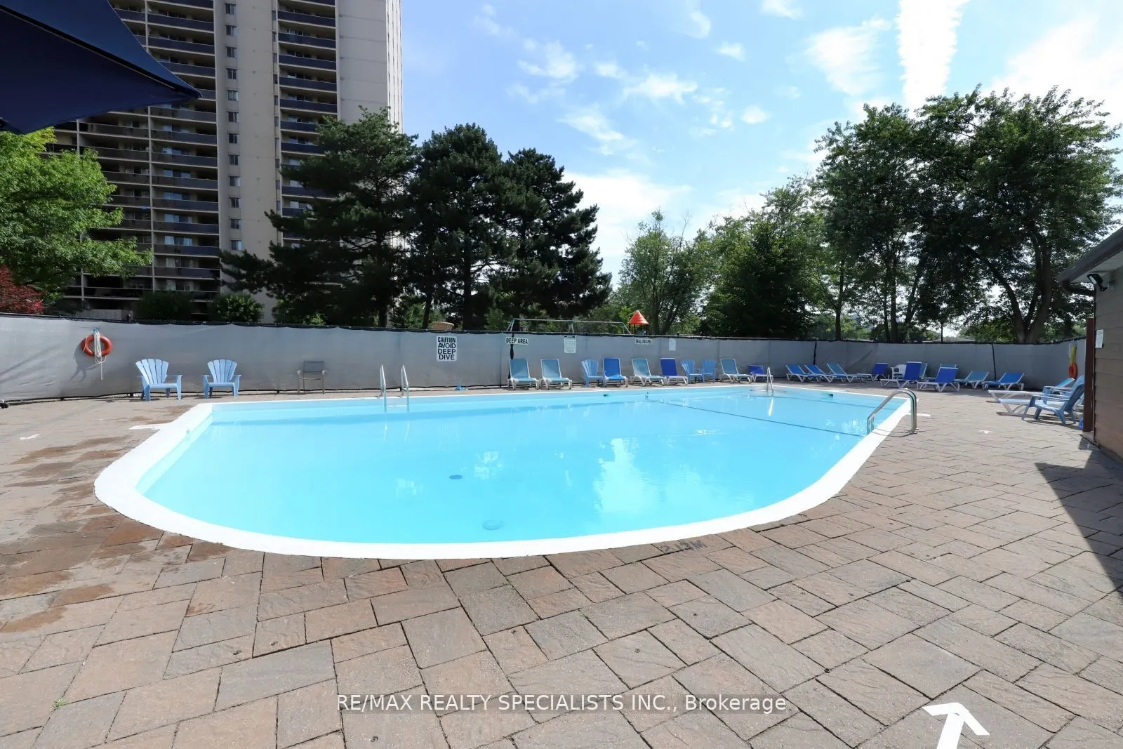 820 Burnhamthorpe Road, #803