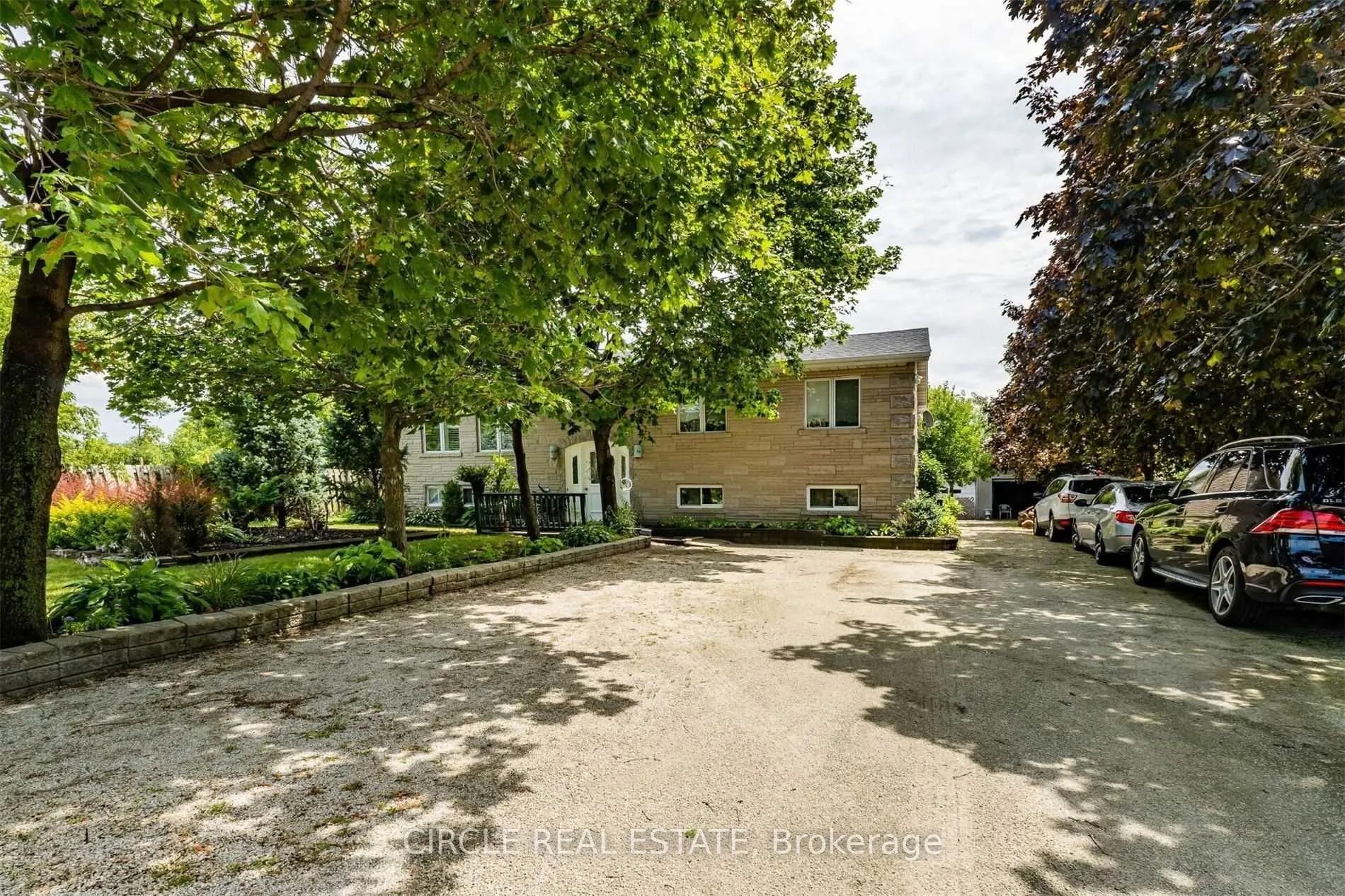 5945 King Street