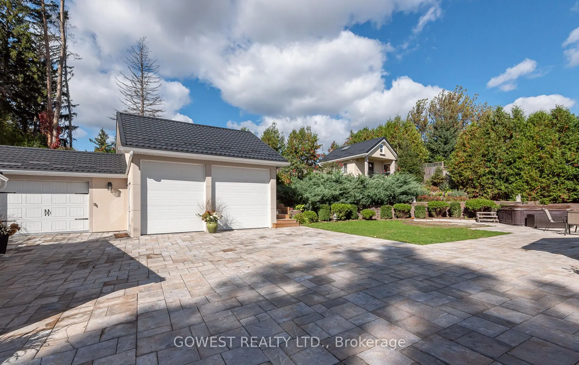 2670 Embleton Road