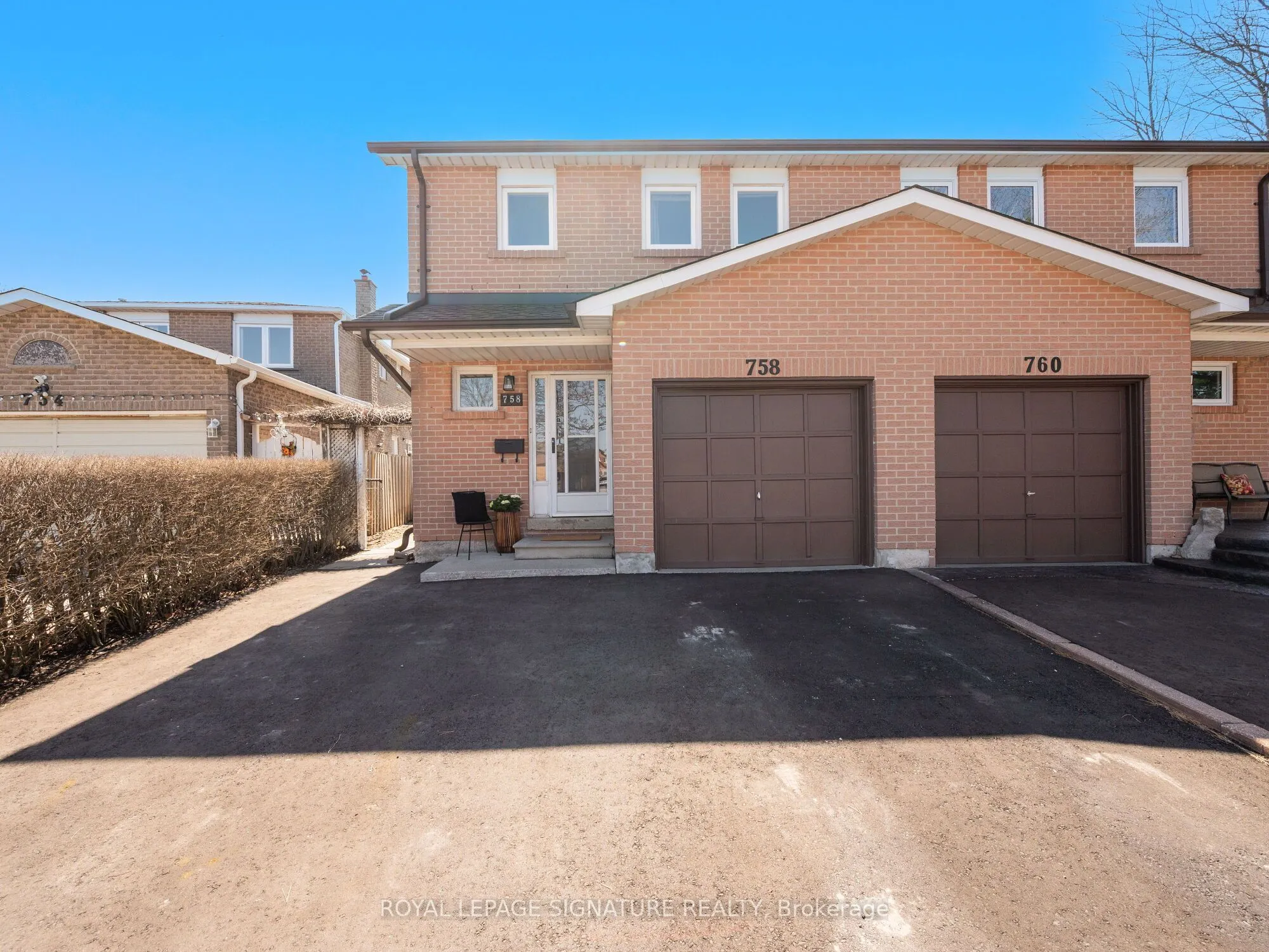 758 Galloway Crescent