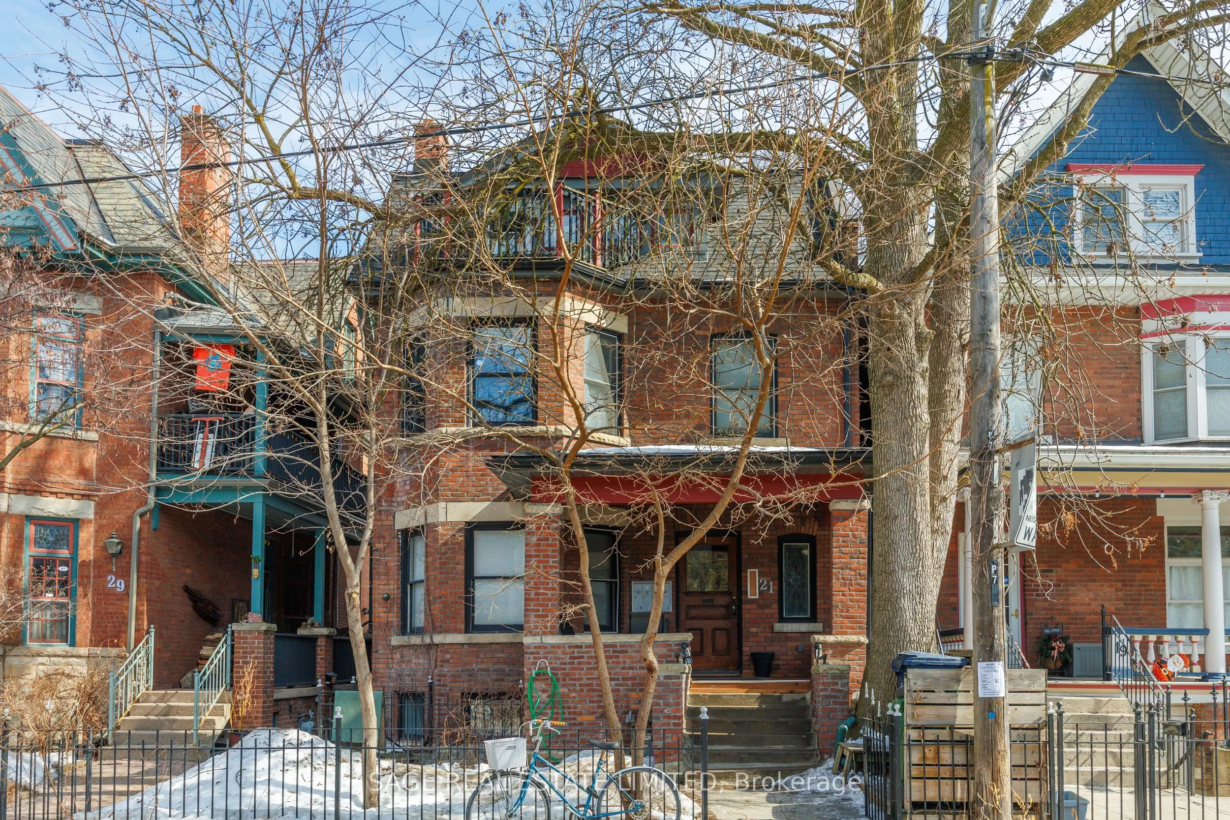 21 Macdonell Avenue